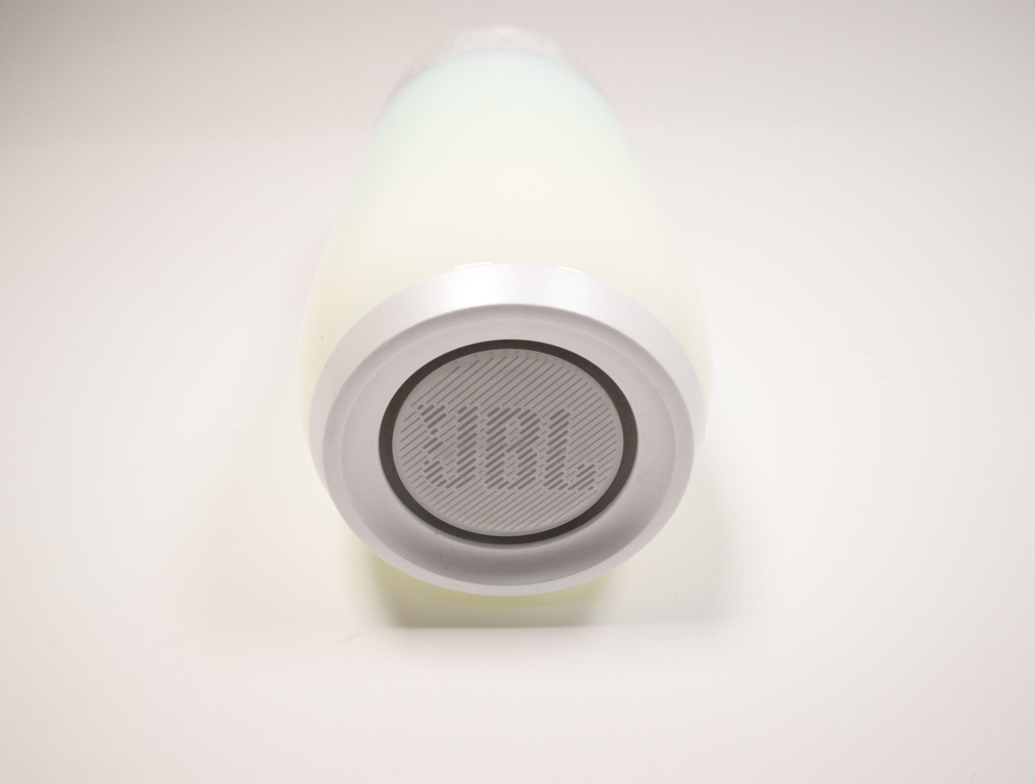 JBL PULSE3 ホワイト JBL Pulse 3 | Waterproof Bluetooth Speaker with 360° Lightshow