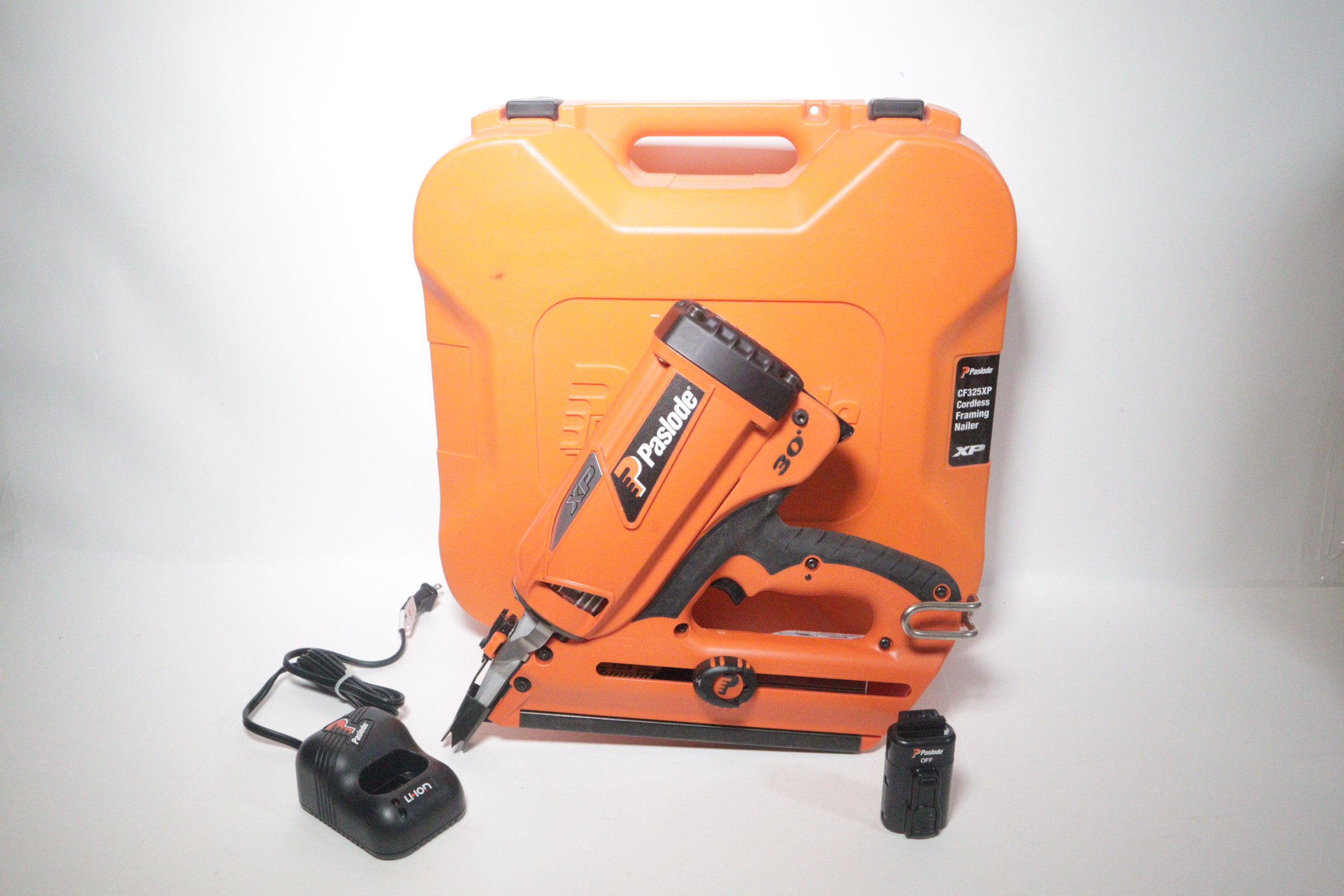 CF325XP Lithium-Ion 30 -Degree Cordless Framing Nailer