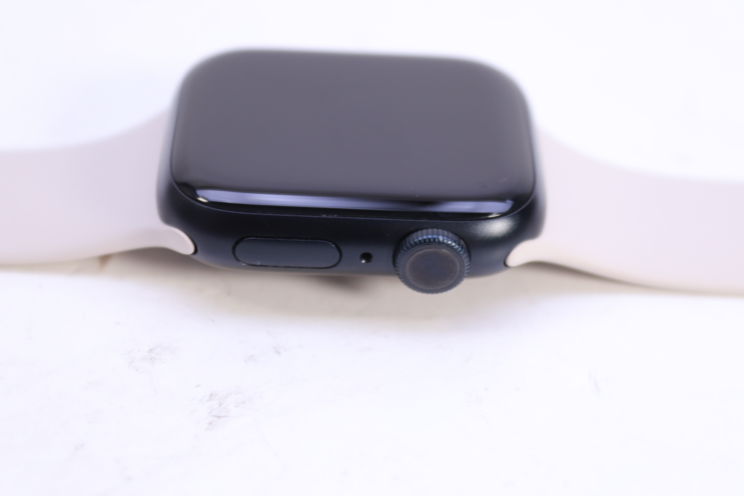 Apple MNU73LL/A 41mm GPS Aluminum Smartwatch - Watch Series 8