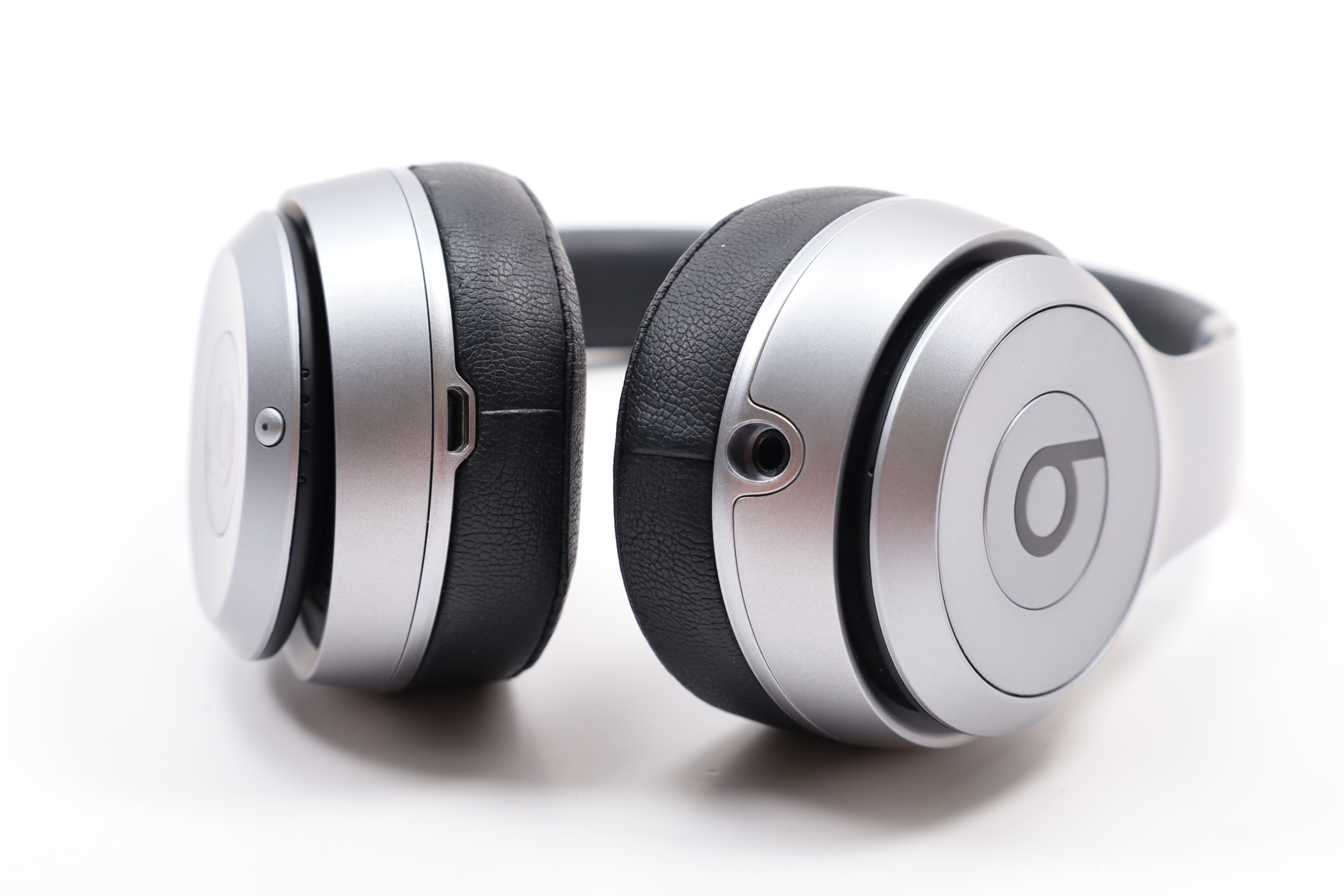 Beats by Dr. Dre Solo2 Wireless On-Ear Bluetooth Headphones