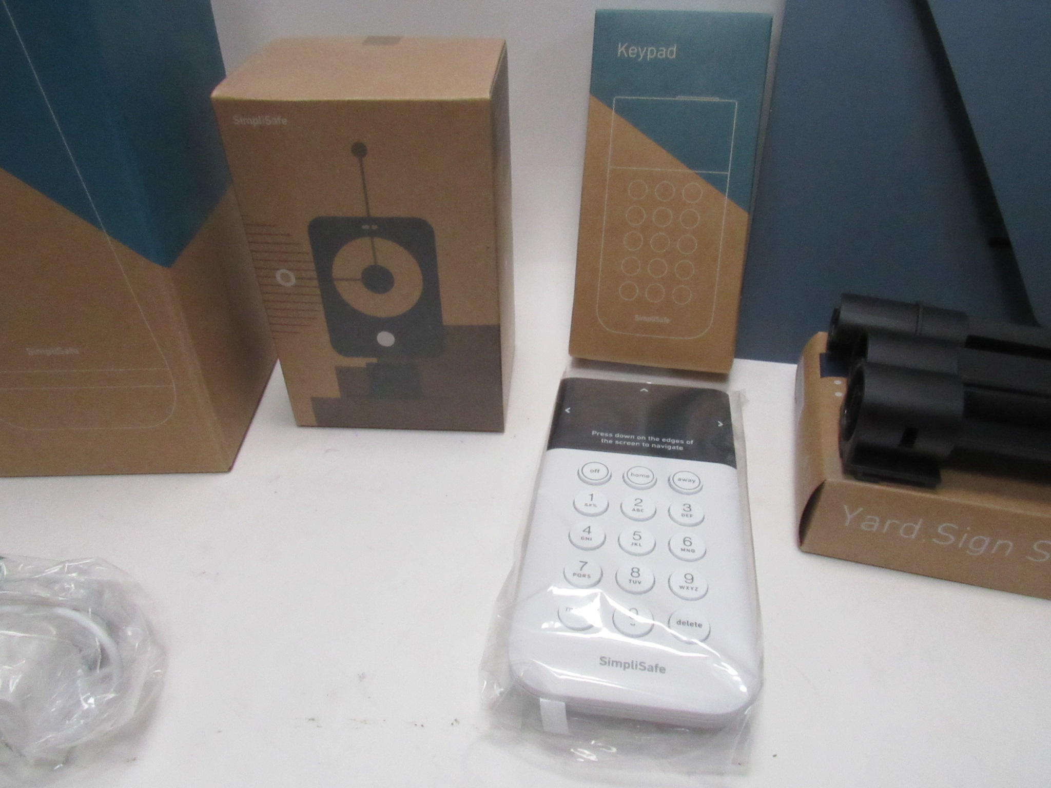 SimpliSafe HSK111 DIY Home Security Kit with 1080p HD Security Camera