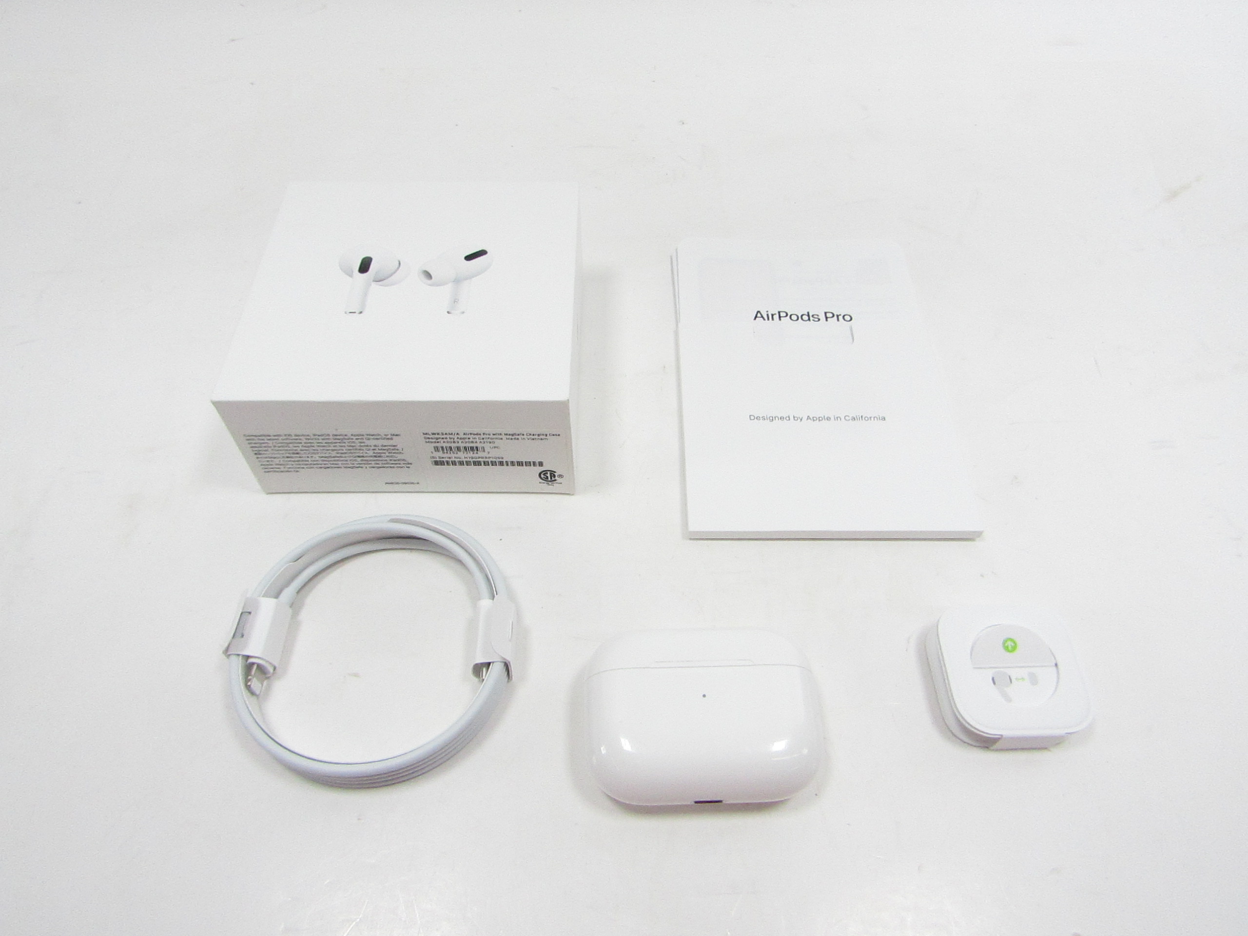 Apple AirPods Pro with MagSafe Wireless Charging Case - White high quality MLWK3AM/A