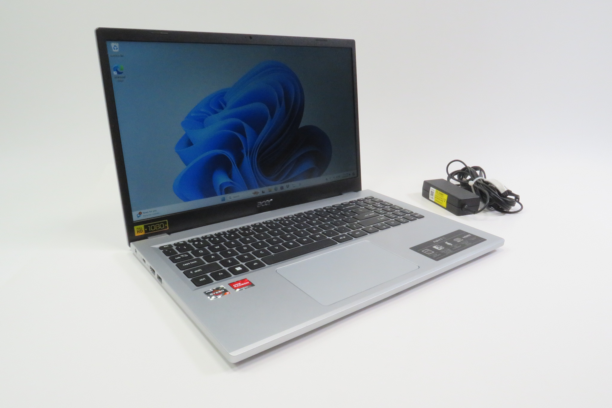 Acer Aspire 3 15 N23C3 Win 11 AMD Ryzen 3 7320U 2.4GHz 8GB RAM