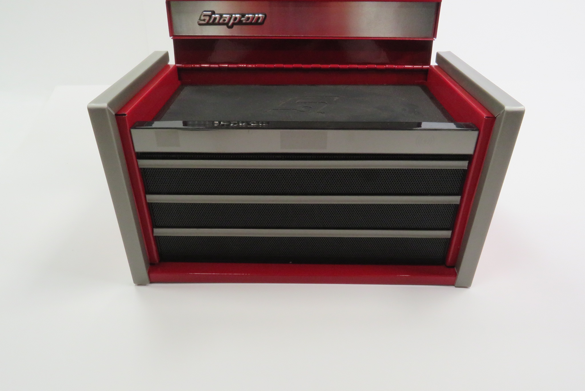 Snap-on Tools SSX21P151 Micro Box Bluetooth Speaker/Charger