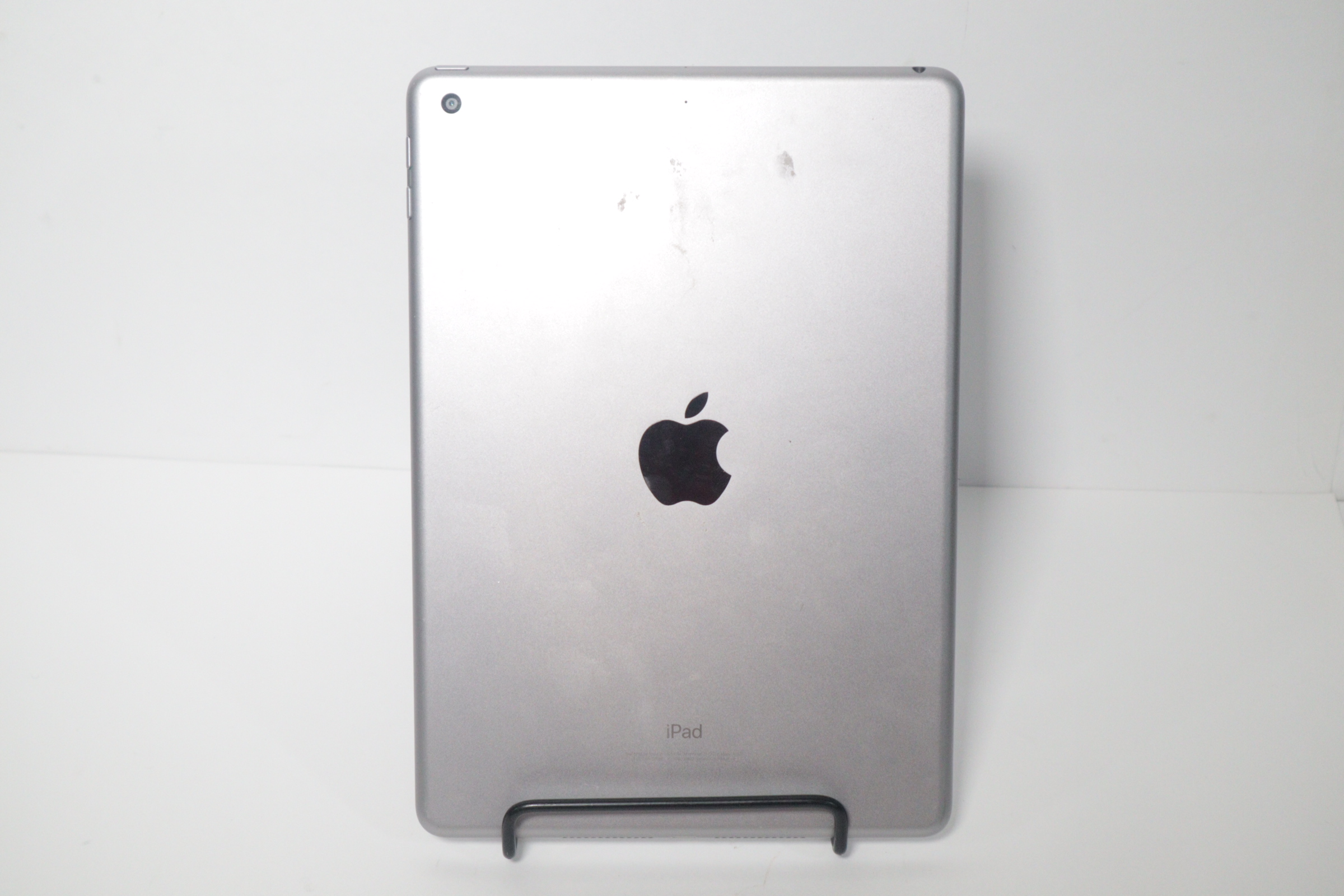 Apple iPad 5th Generation MP2F2LL/A 32GB 9.7