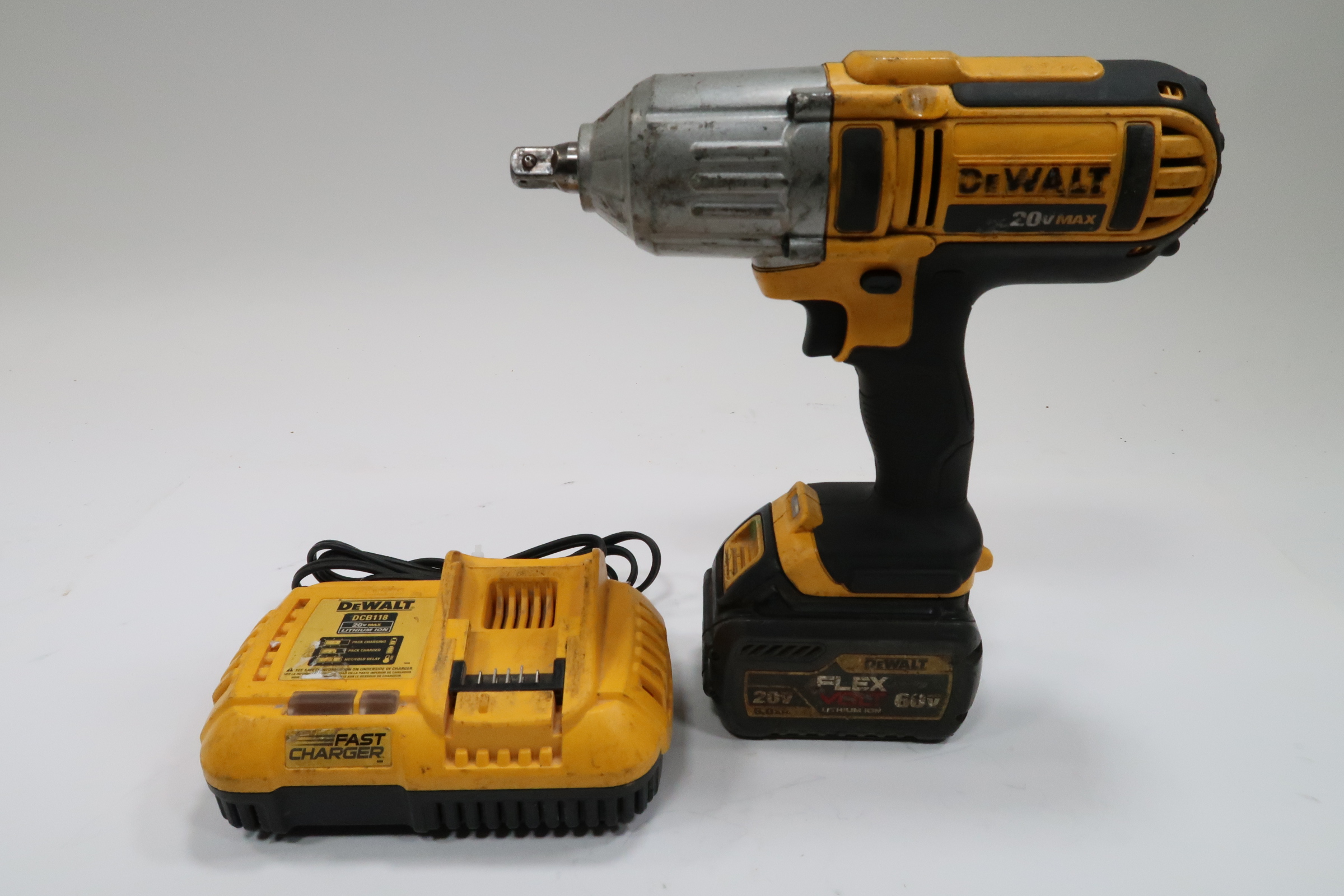 DeWalt DCF889 20V MAX Cordless 1 2 in. High Torque Impact Wrench 6397