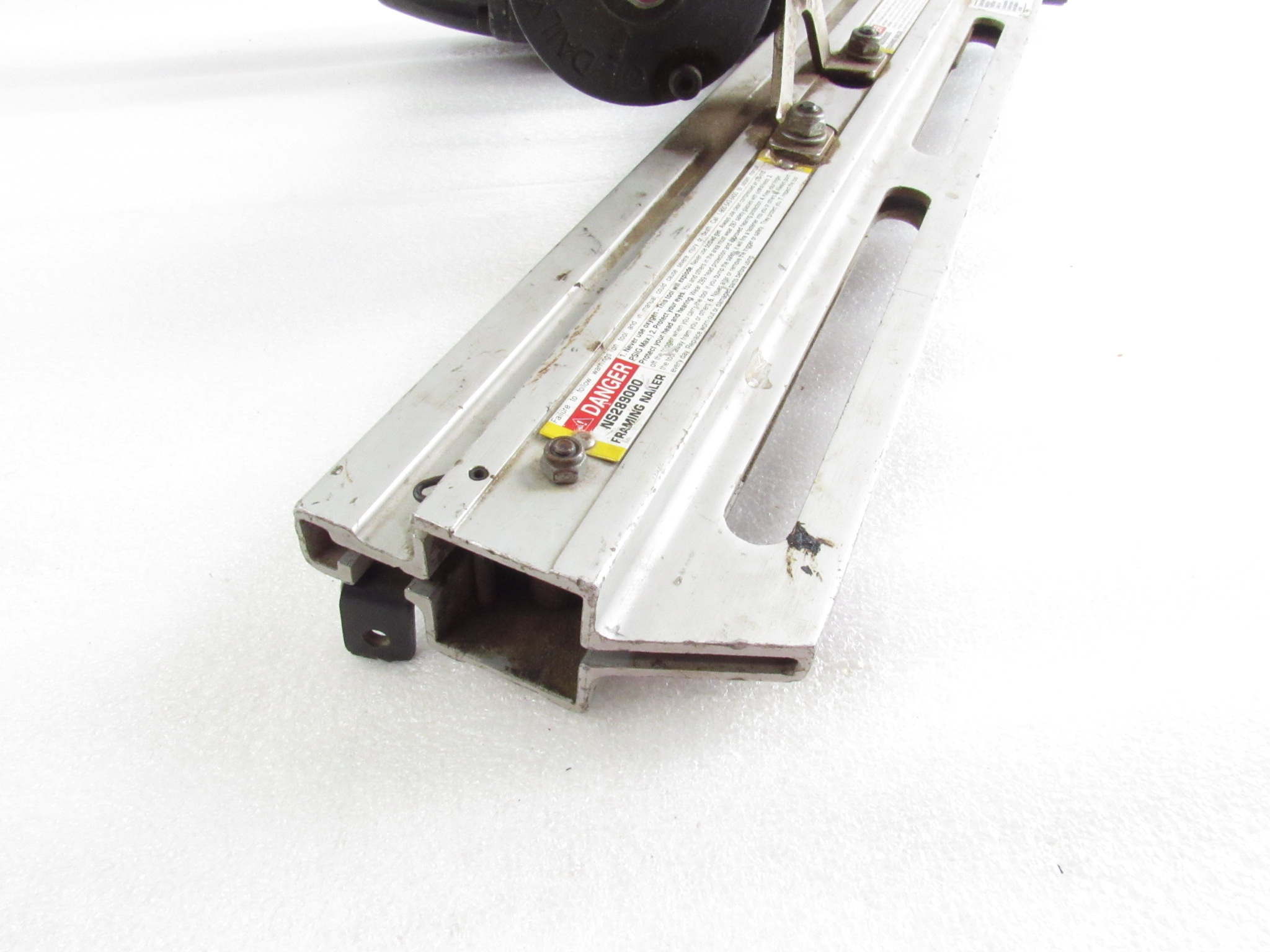 Campbell Hausfeld NS289000 Air Pneumatic 28° Framing Nailer 2.5