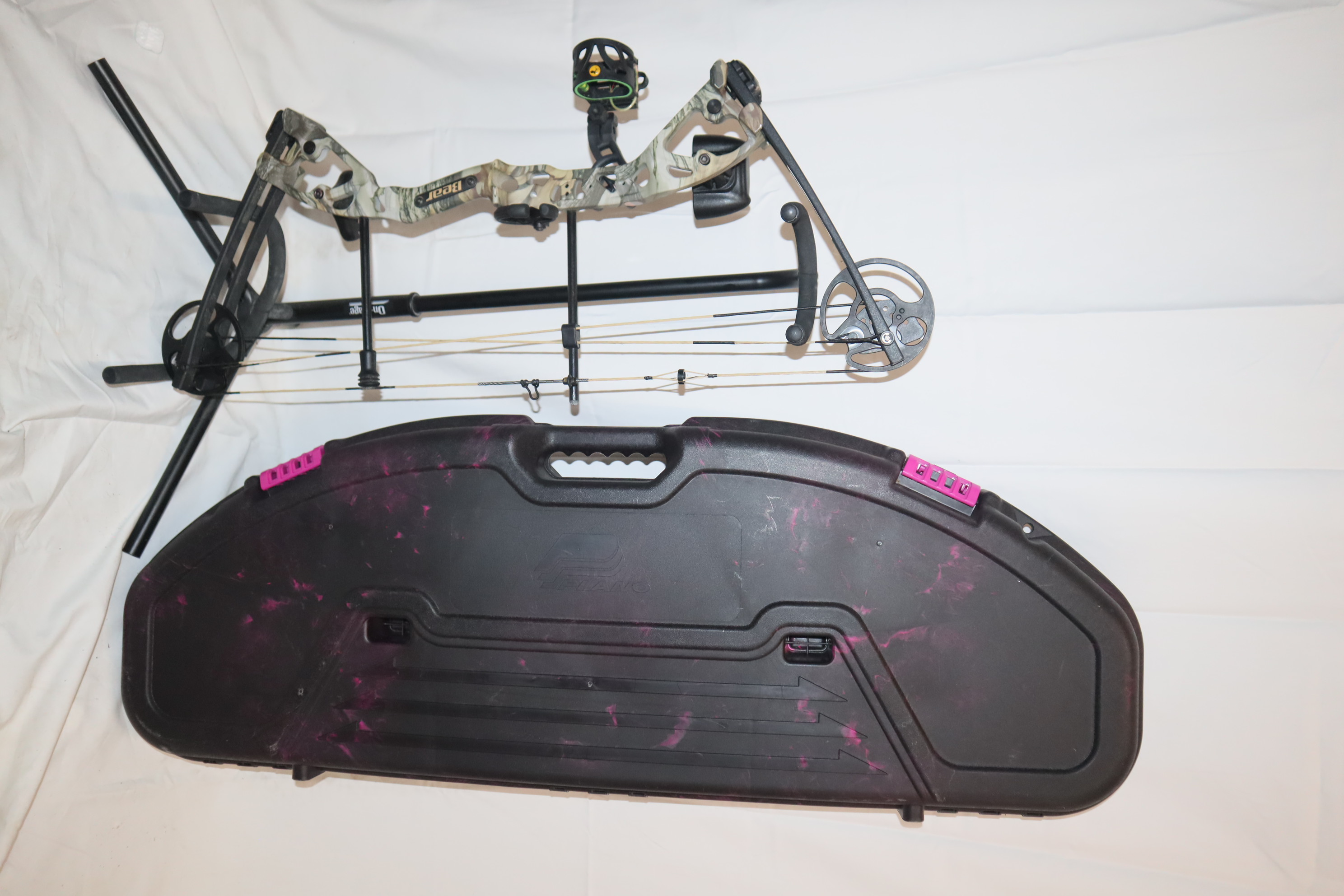 Bear compound online bow case