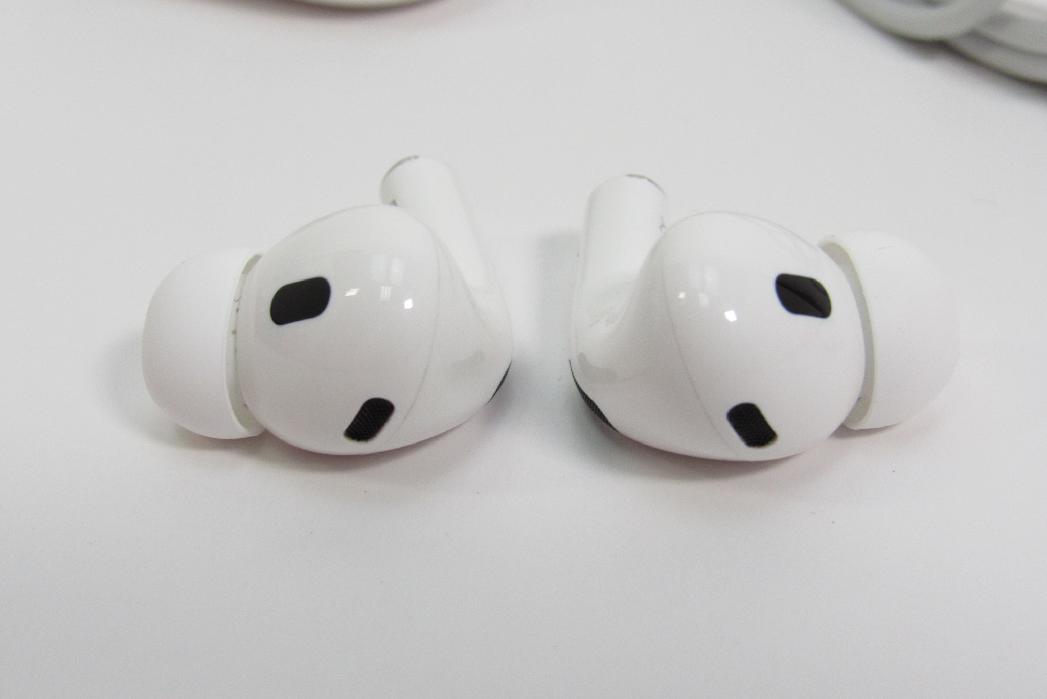 Apple AirPods Pro 第2世代　左　A2699 楽天市場】左耳のみ Apple AirPods Pro 第2世代 国内正規品 片耳