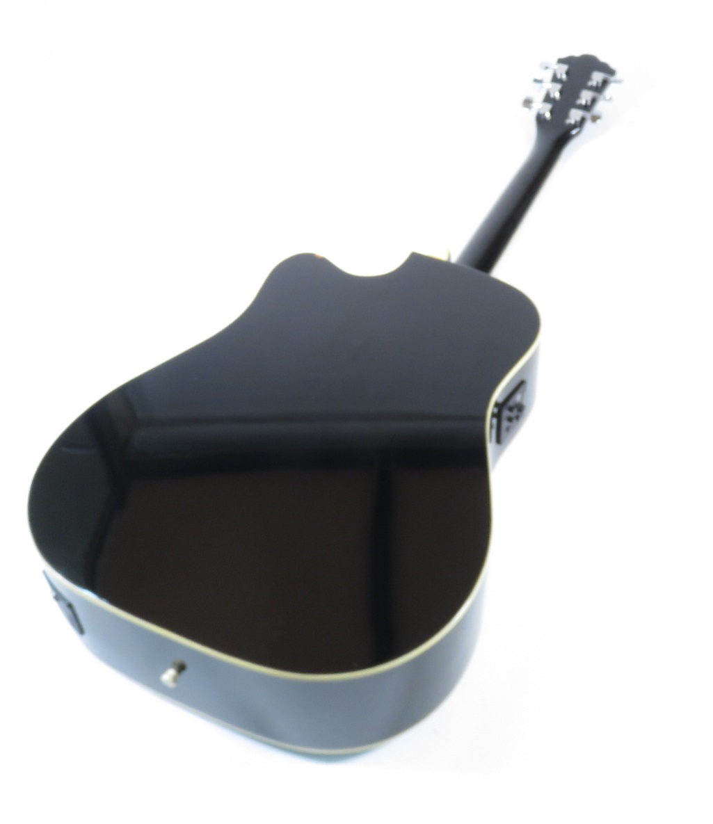 Washburn WD10CE Dreadnought 6String RH Cutaway Acoustic/Electric Guitar