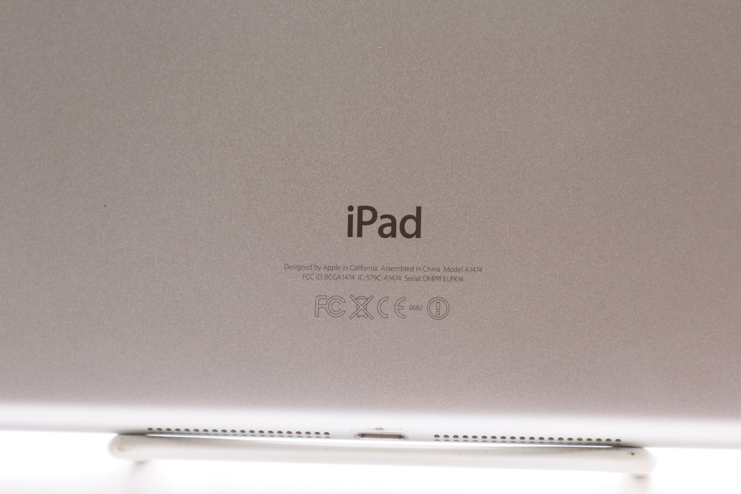 Apple iPad Air 1st Gen MD788LL/B 16GB WiFi 9.7" Tablet Silver