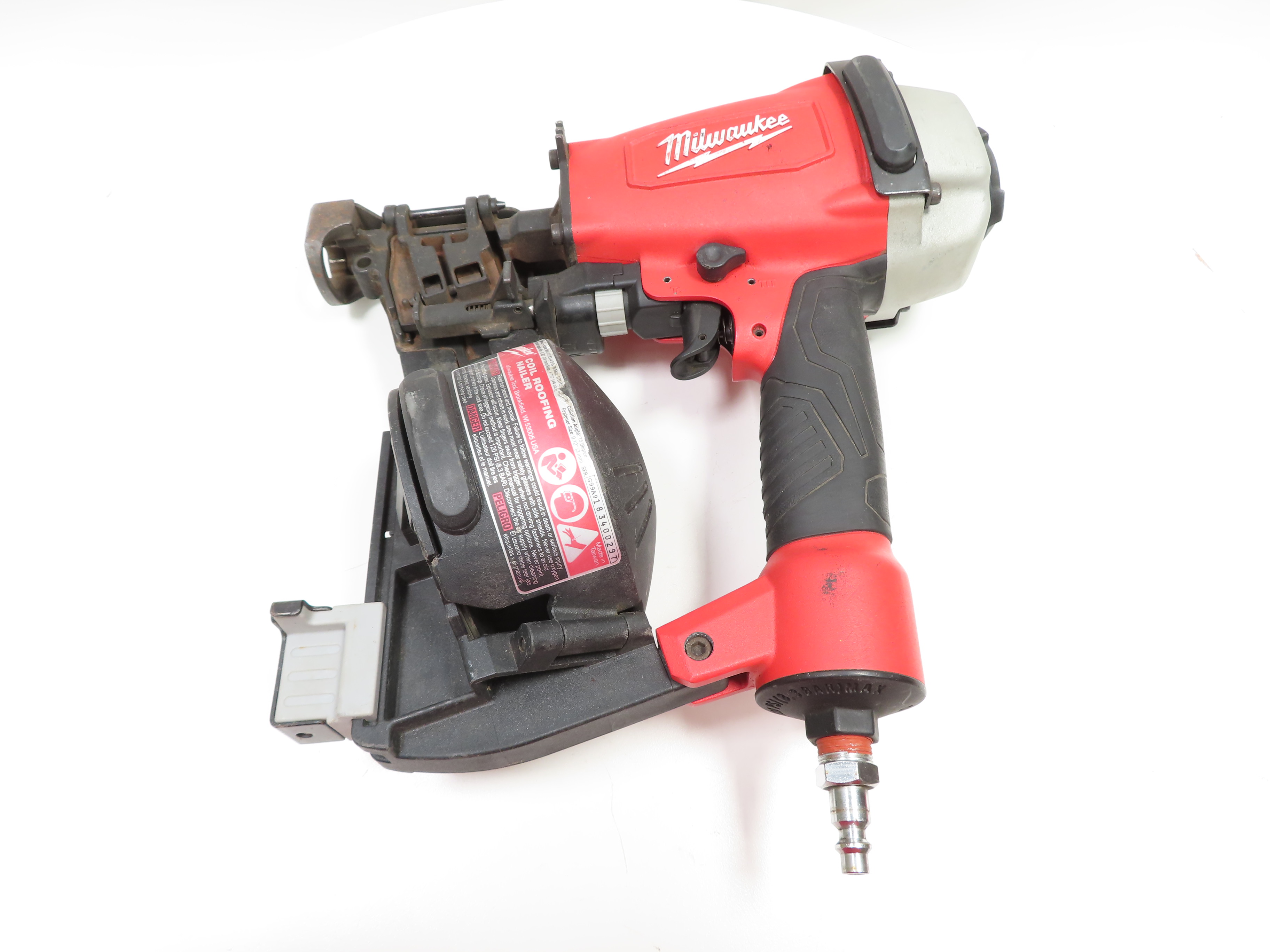 Milwaukee 7220-20 3/4" - 1-3/4" Pneumatic Coil Roofing Nailer (Tool Only)