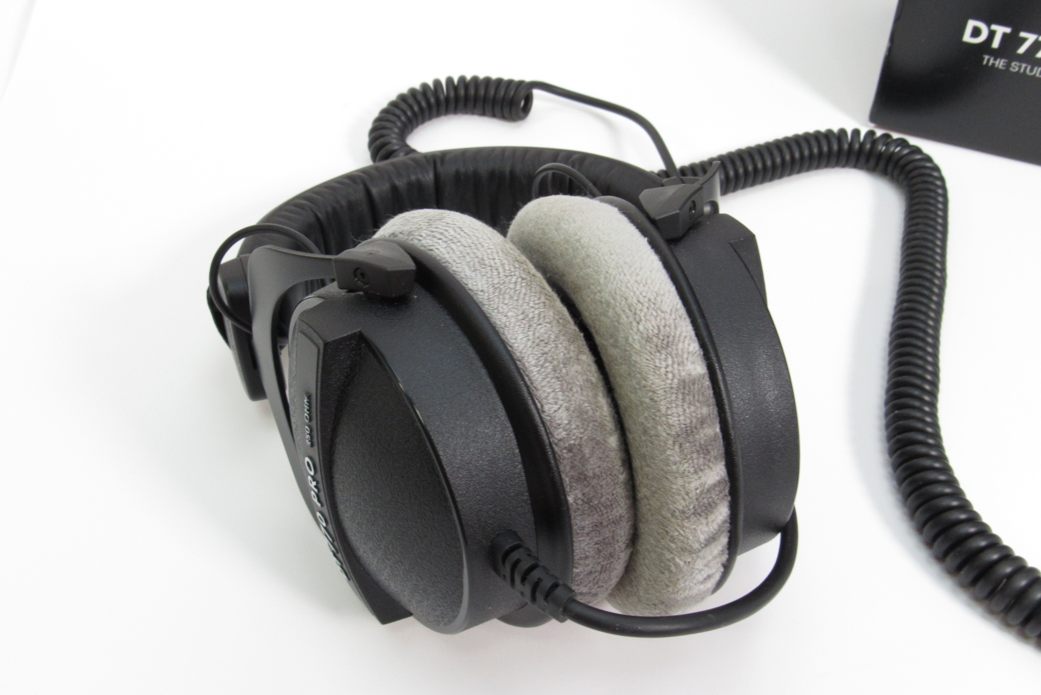 Beyerdynamic DT 770 Pro 250-Ohms Wired Over-Ear Studio Mixing ...