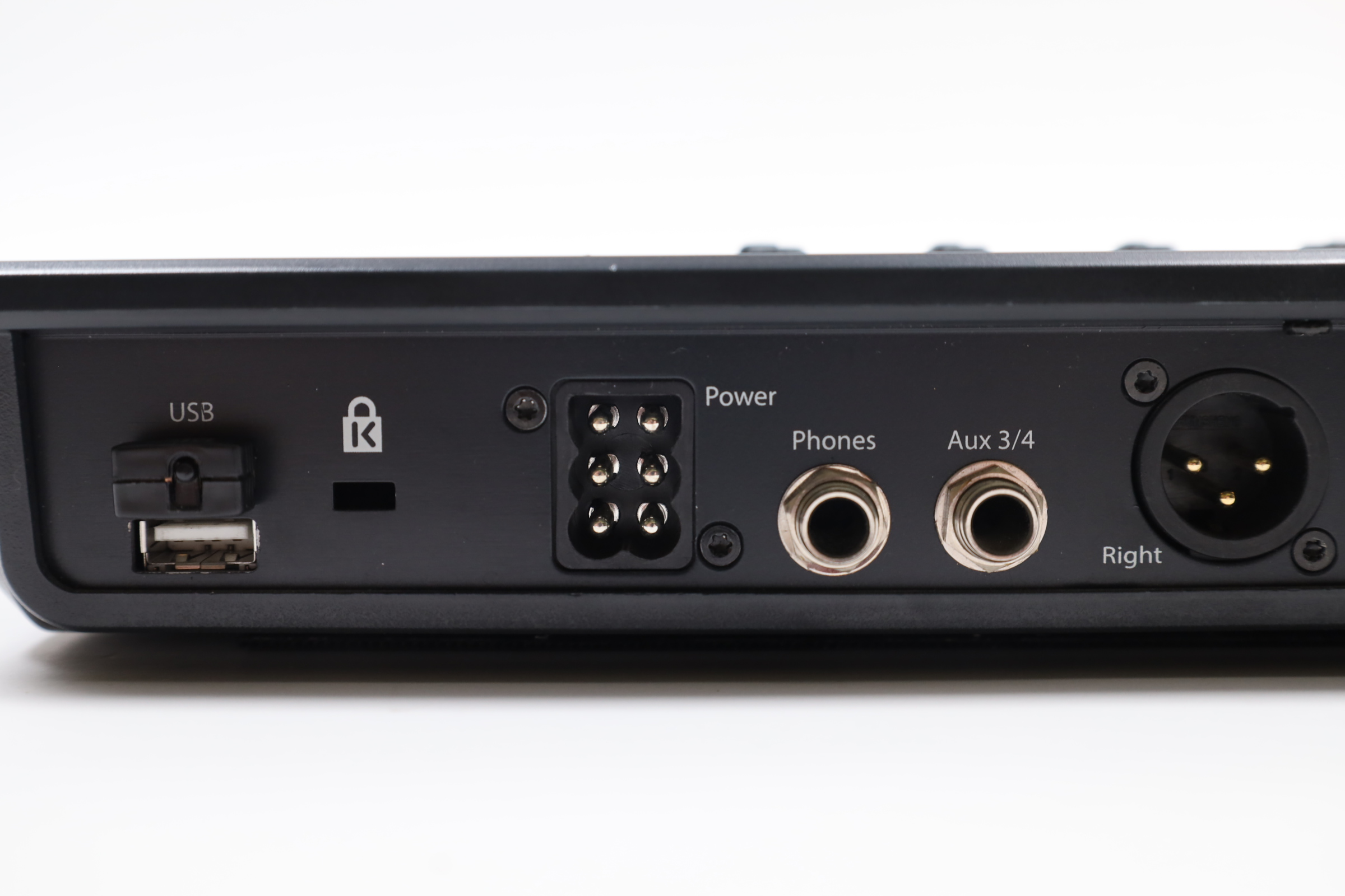 チュー(THX-DTS)ページ QSC TouchMix-8 Compact 14-Channel Touchscreen Digital Sound