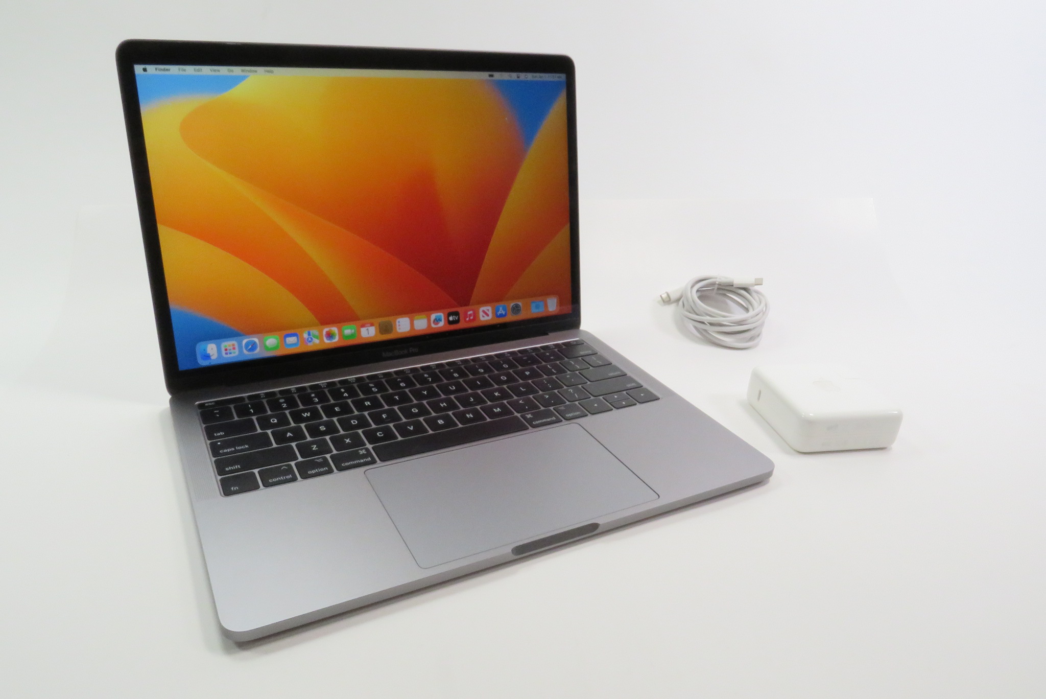 Apple MacBook Pro (2017) MPXQ2LL/A Core i5-7360U 2.3GHz 8GB RAM