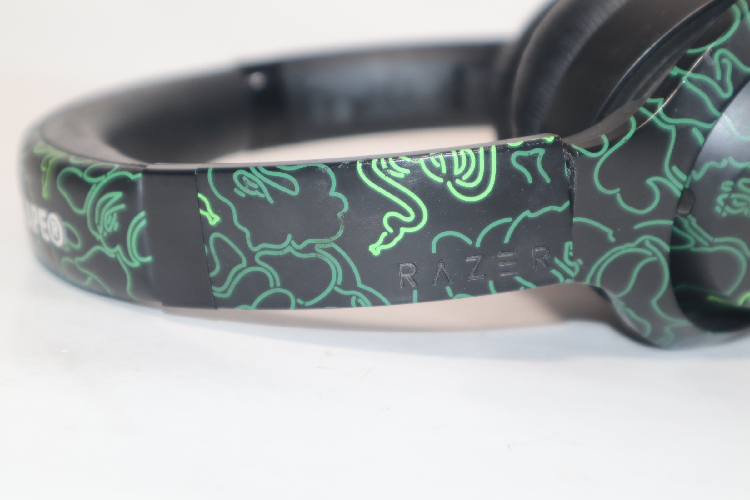 Razer x A Bathing Ape Opus RZ04-024901 THX Noise Cancelling