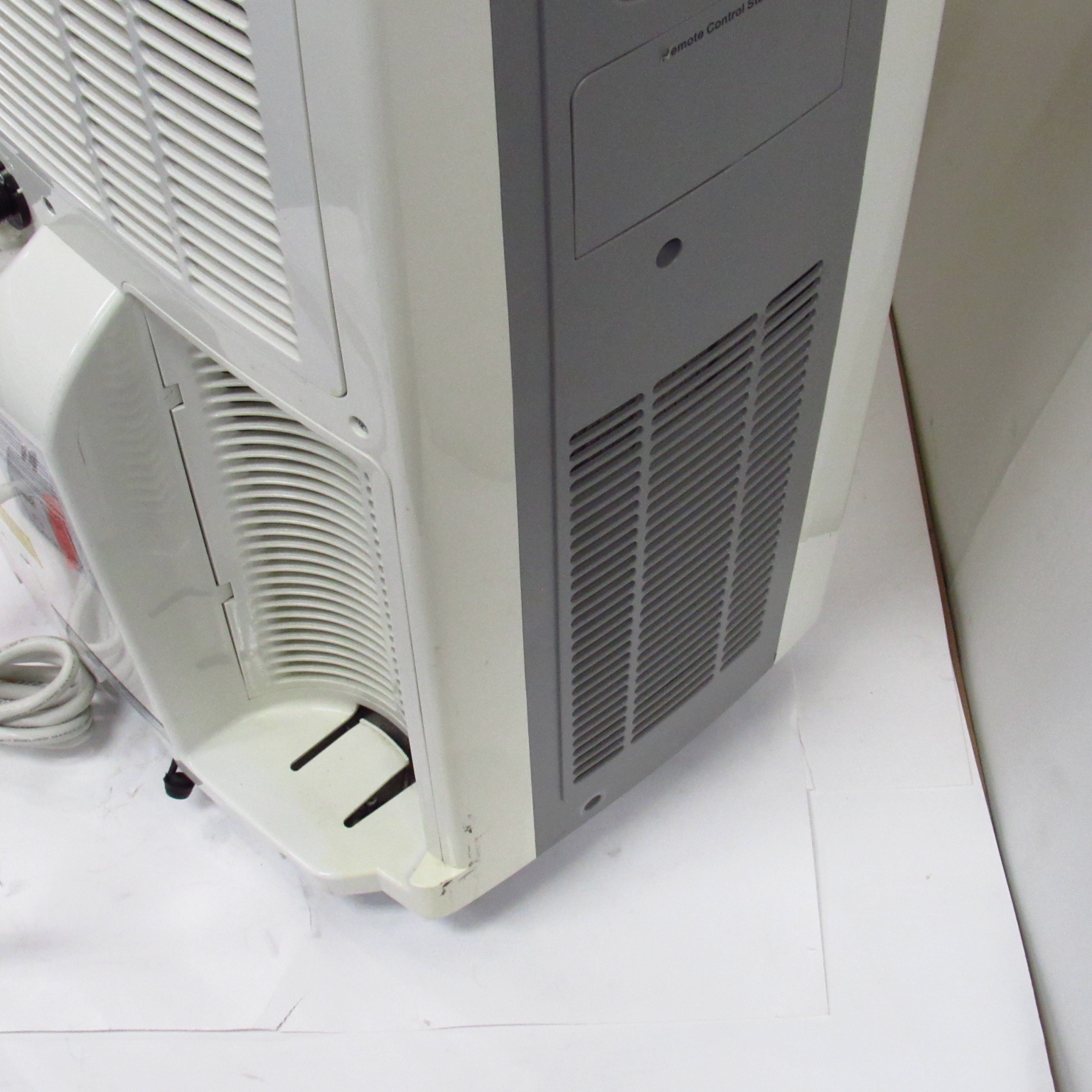 Frigidaire FRA093PT1 9000 BTU Portable Air Conditioner Local PickUp Only