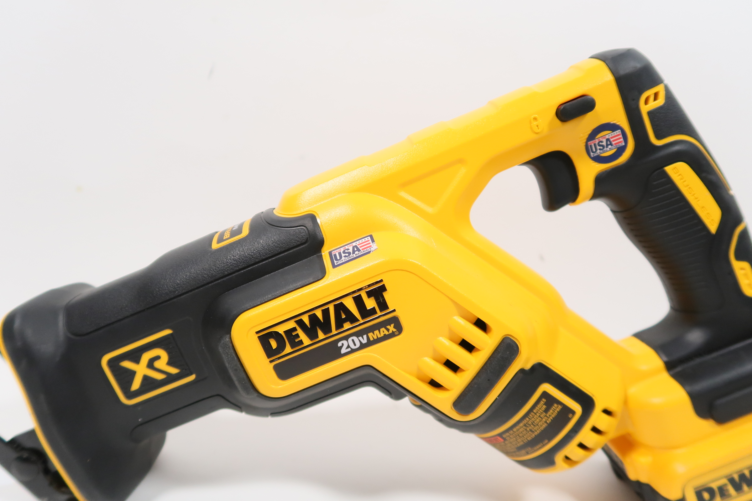 DeWalt DCS367 20Volt MAX XR Cordless Brushless Compact Reciprocating Saw