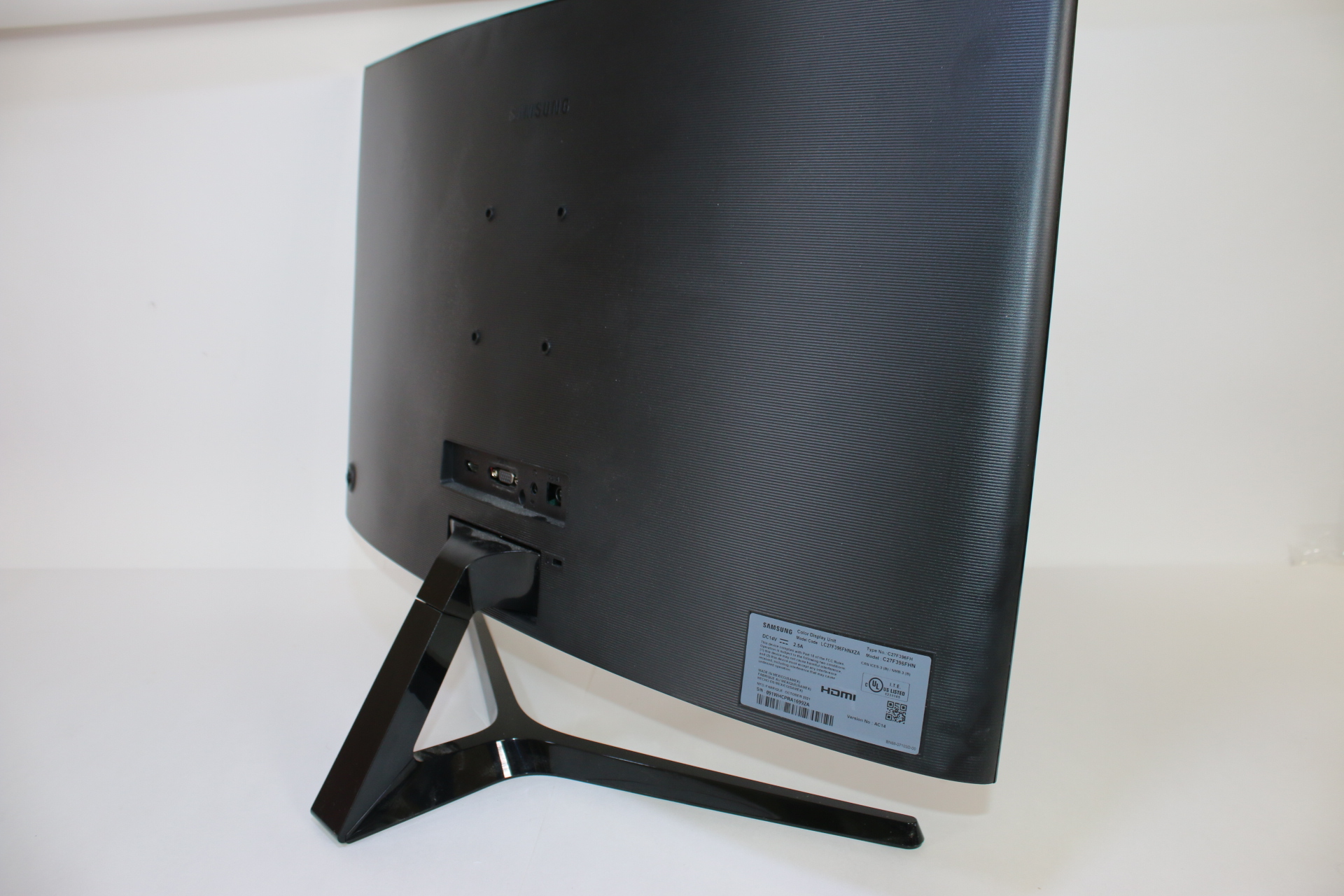 Samsung C27F396FHN 27" LED LCD 1694 ms Curved Computer Monitor 992A