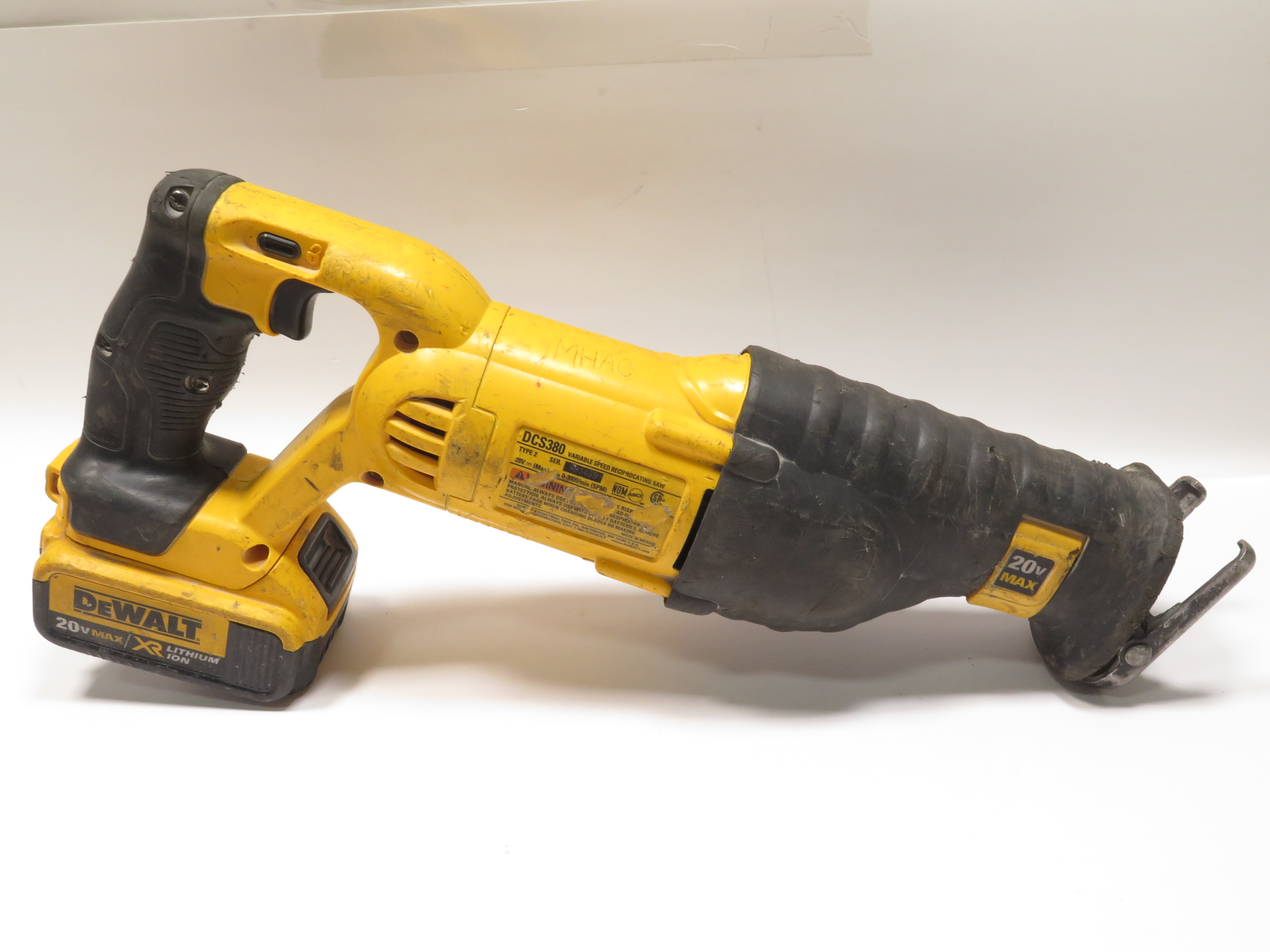 DeWalt DCS380 20V MAX Cordless Reciprocating Saw 1060