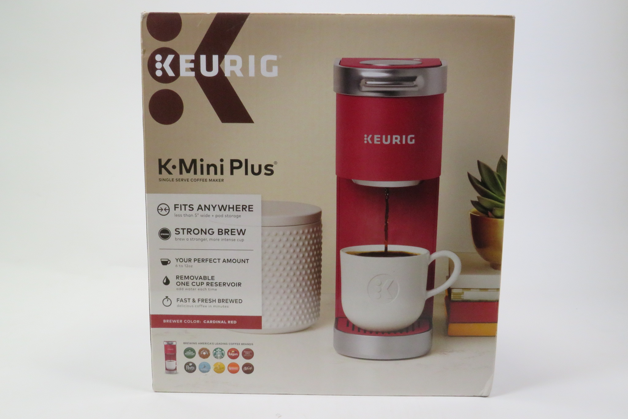 Keurig K-Mini Plus Coffee Maker, Single Serve K-Cup Pod Coffee Brewer, 6 to  12 oz. Brew Size, Stores up to 9 K-Cup Pods, Cardinal Red