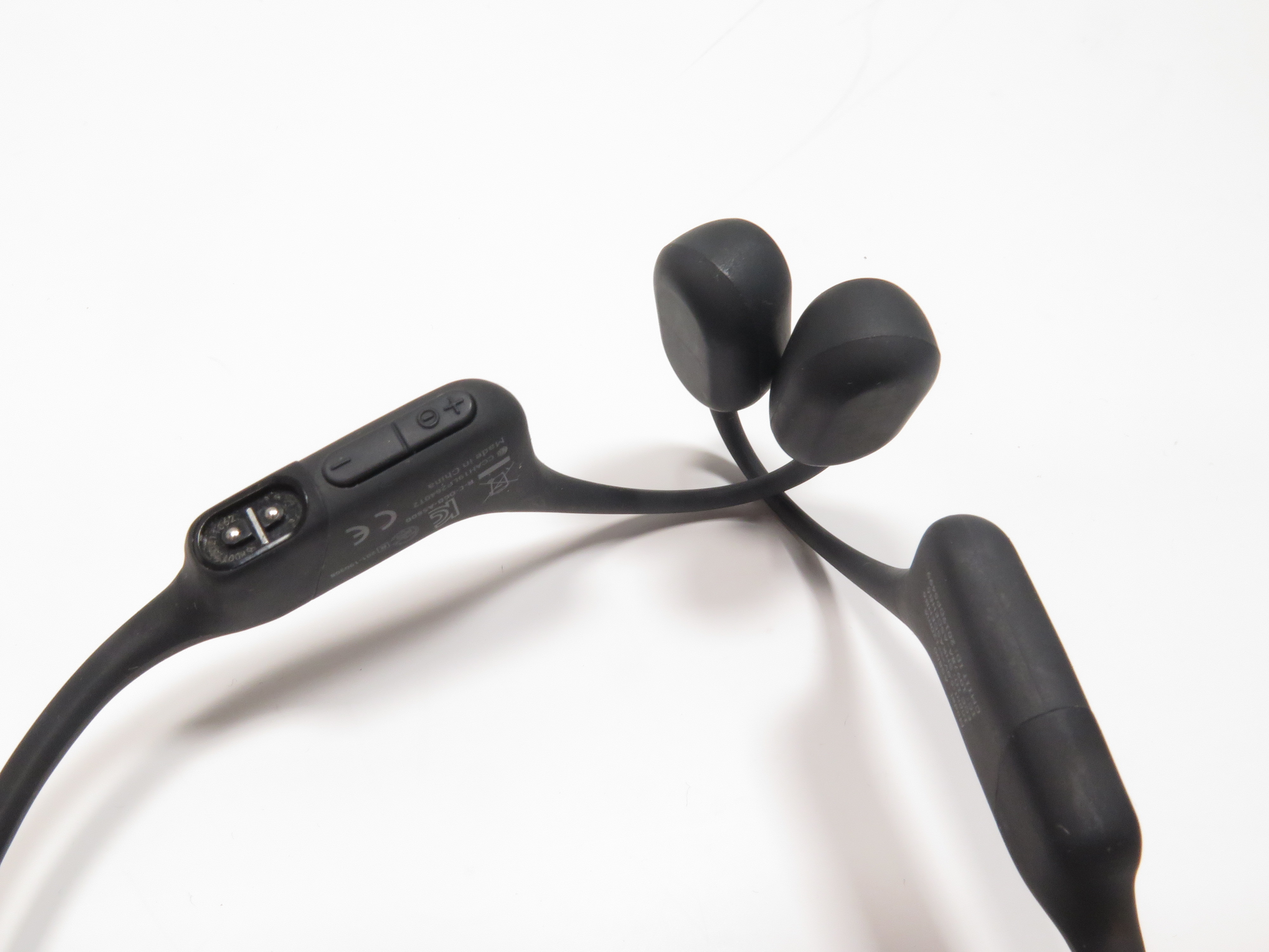 AfterShokz AS800 Aeropex Open-Ear Bluetooth Bone Conduction Sport ...