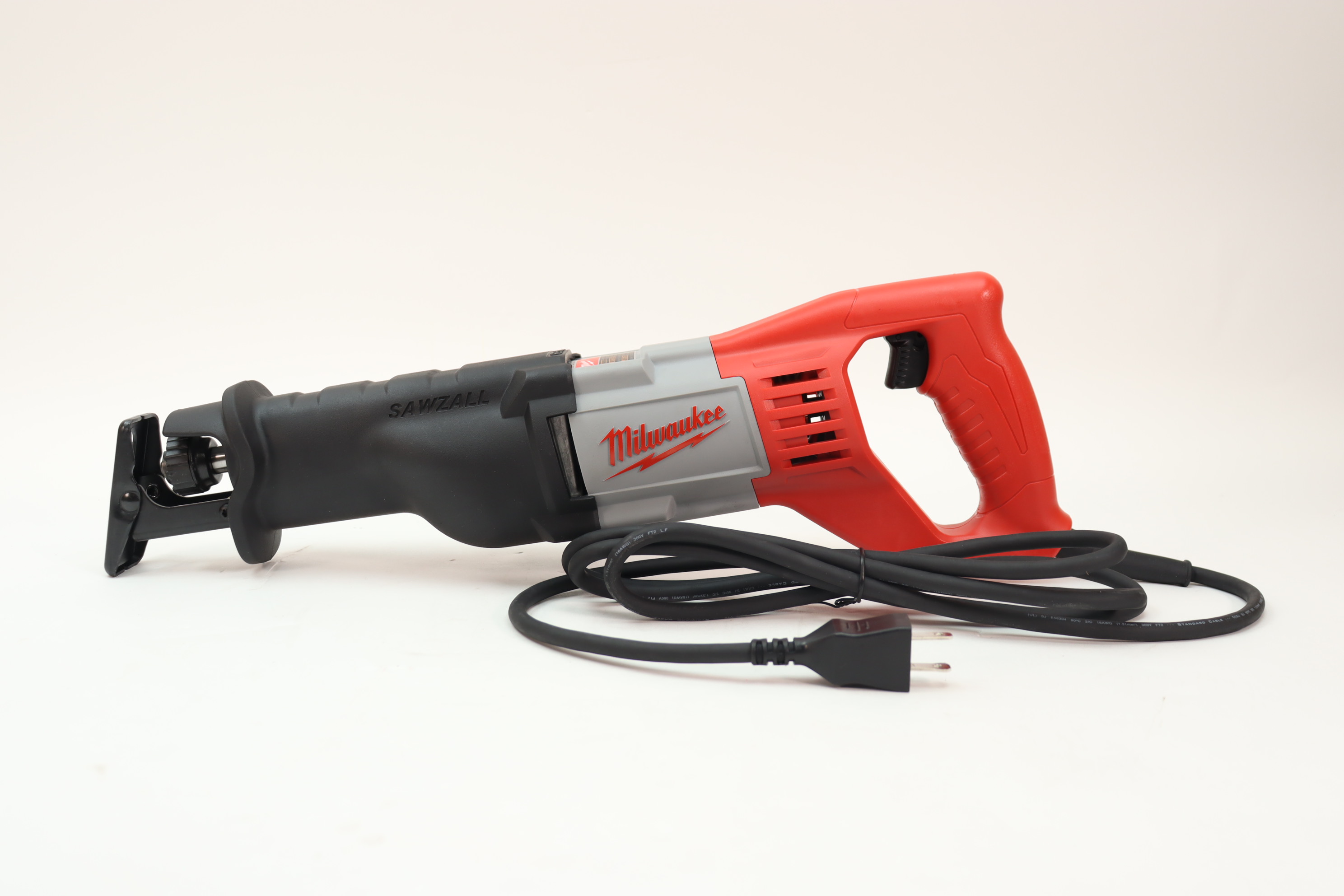 Milwaukee 6519-30 1-1/8 in. 12 Amp SAWZALL Reciprocating Saw display picture 1