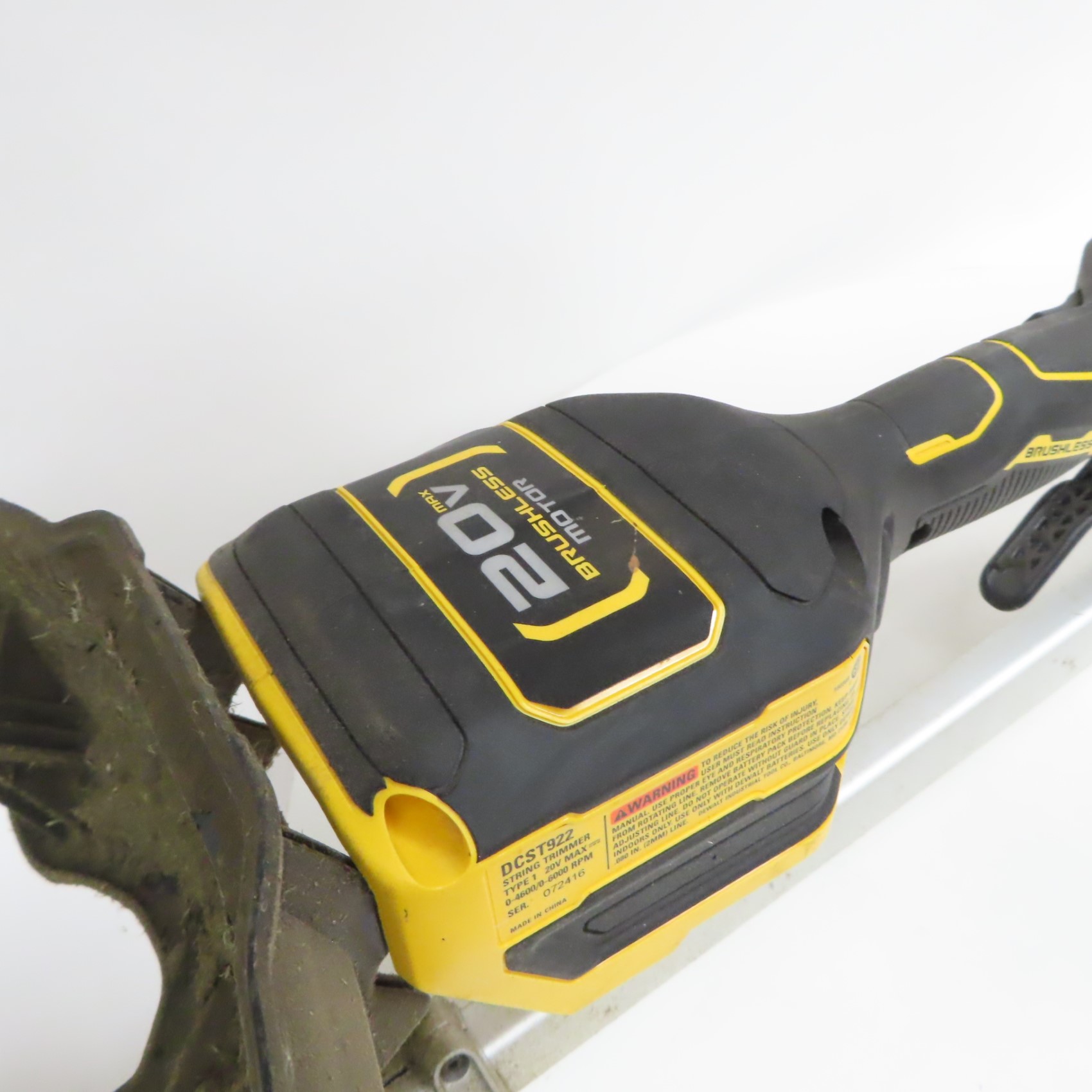 DeWalt DCST922 MAX 20V 14" Cordless Folding String Trimmer (Local Pick ...