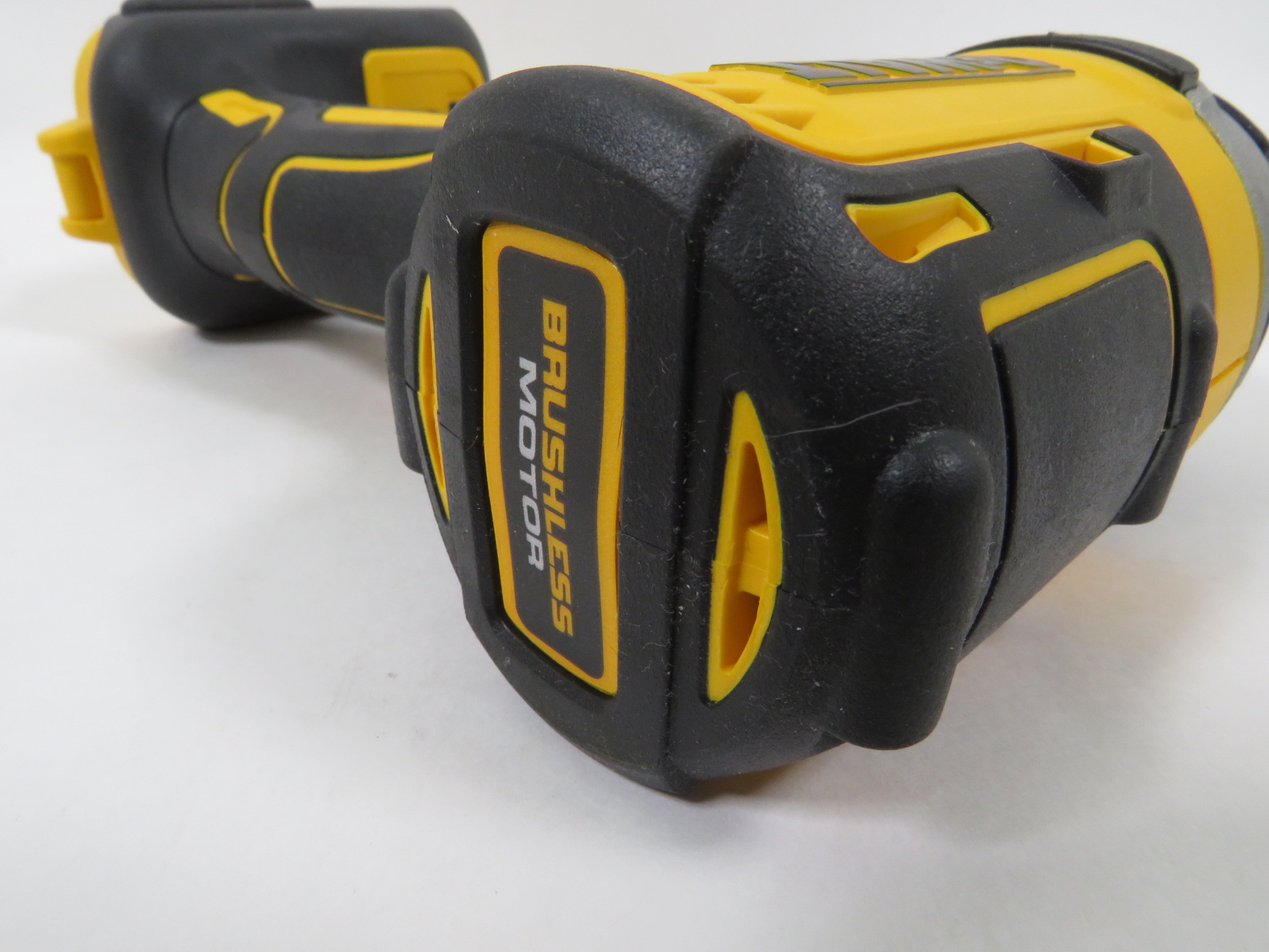 DEWALT 20V MAX XR Cordless Brushless 3-1/4 In. Planer And (1) 20V MAX Compact Lithium-Ion 2.0Ah - View #9
