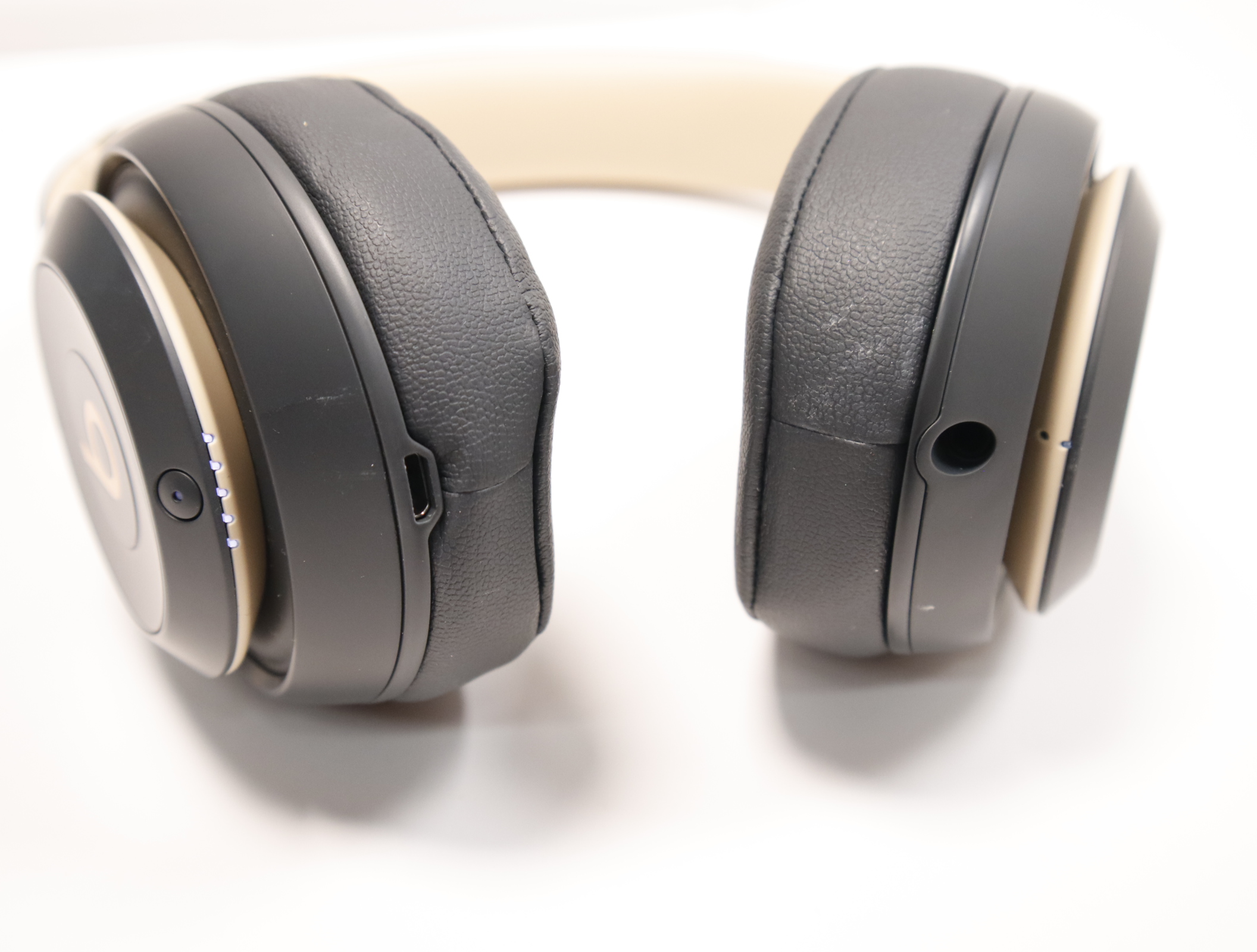 ◯希少カラー◯Beats Studio3 Wireless Gray A1914 The Beats Studio 3 Wireless Headphones in UAE | Custom Tuned