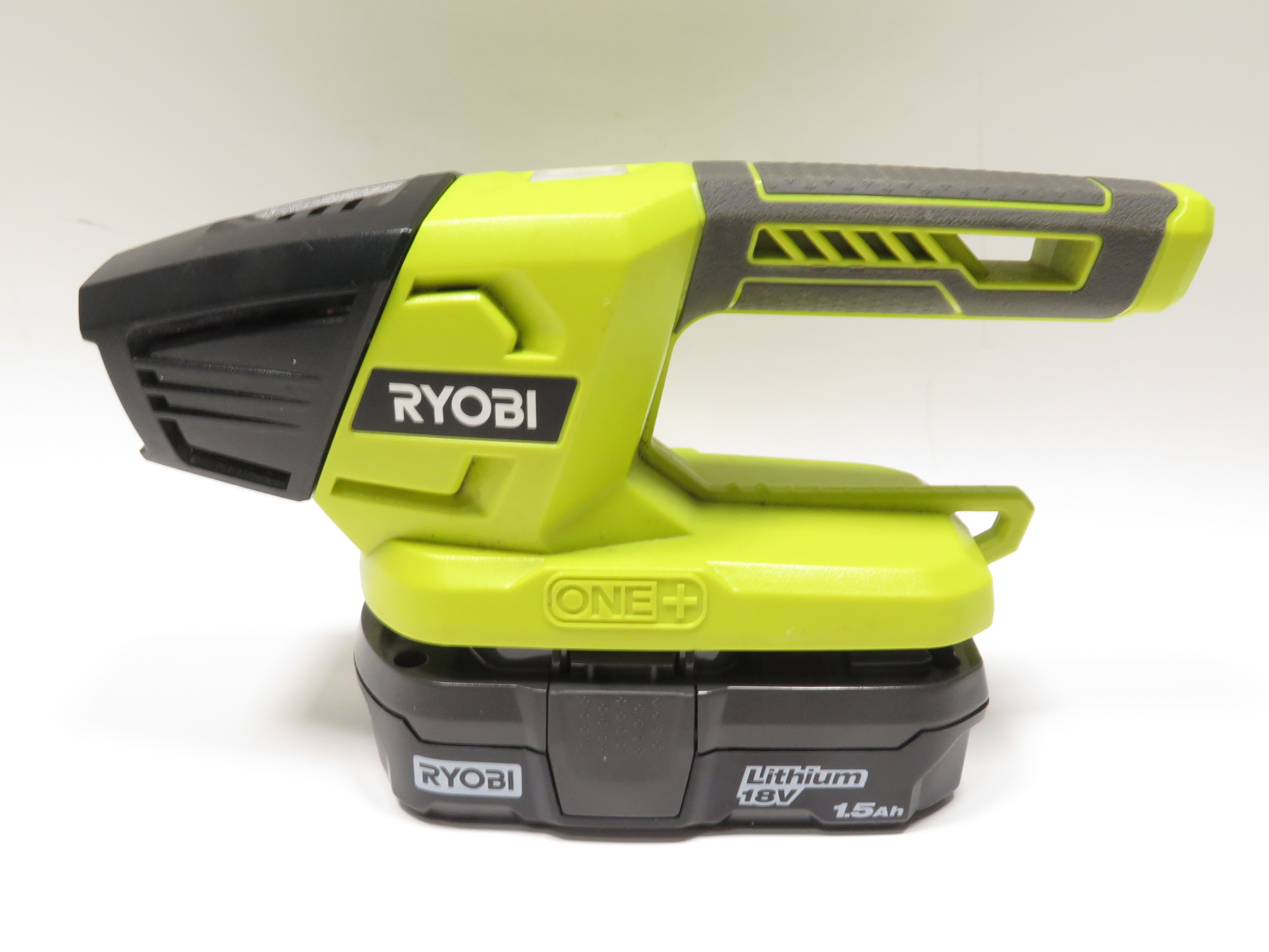 Ryobi P215 / P705 18Volt ONE+ LithiumIon Drill Work Light Combo Kit 4722