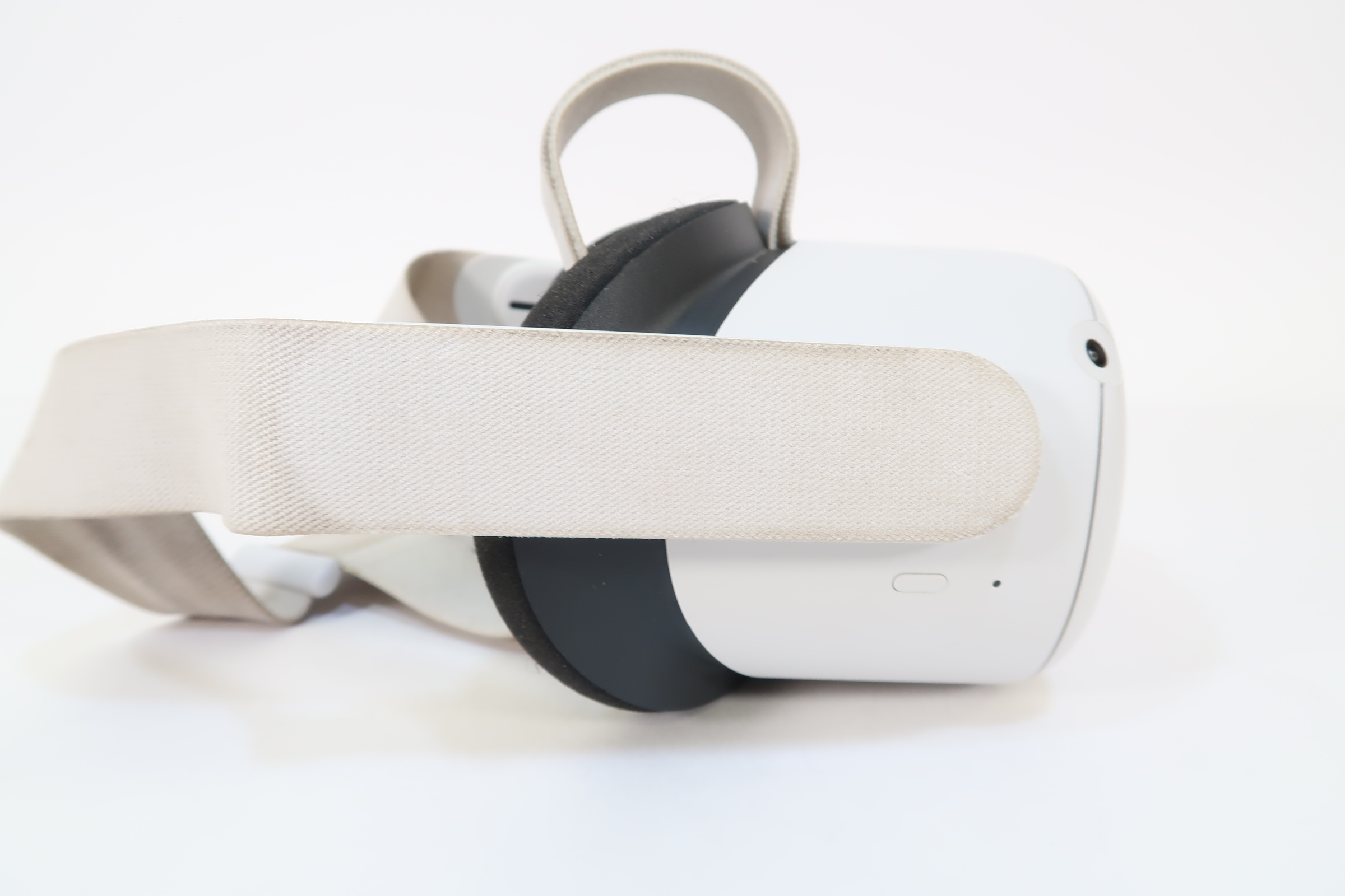 Meta Quest 2 KW49CM Advanced AllInOne VR Headset 128GB w/ Controllers