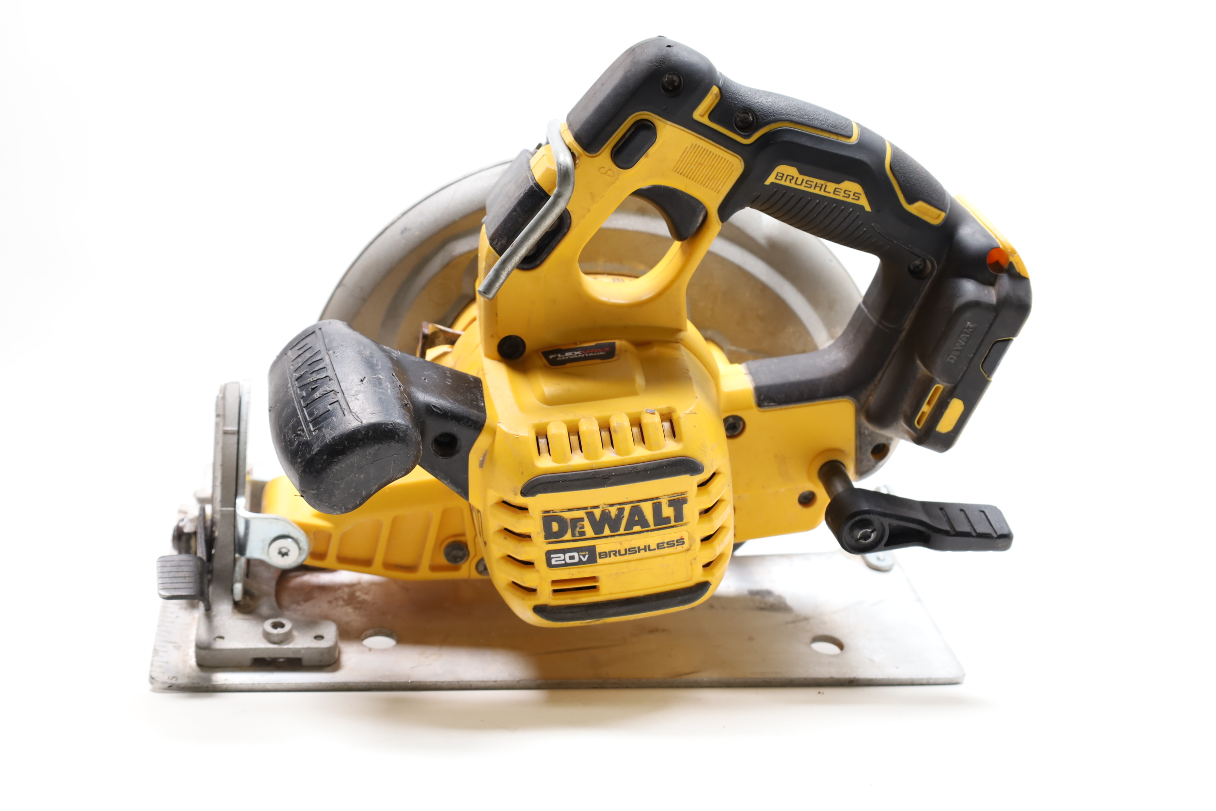 Dewalt Dcs573 20v Max Cordless Brushless 7 14 Circular Saw 6672