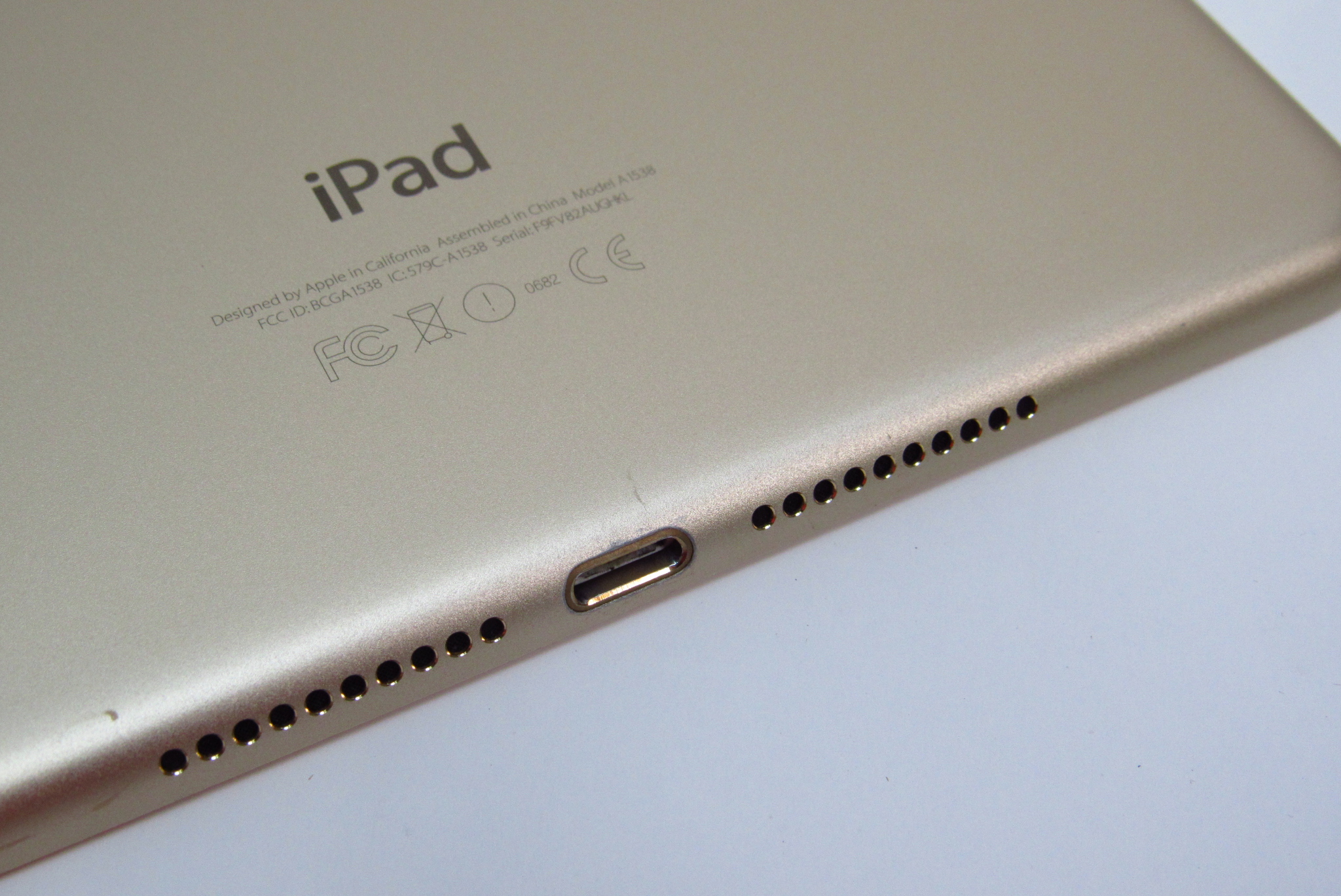 Apple iPad Mini 4 MK9Q2LL/A 128GB 7.9'' Wi-Fi Tablet - Gold