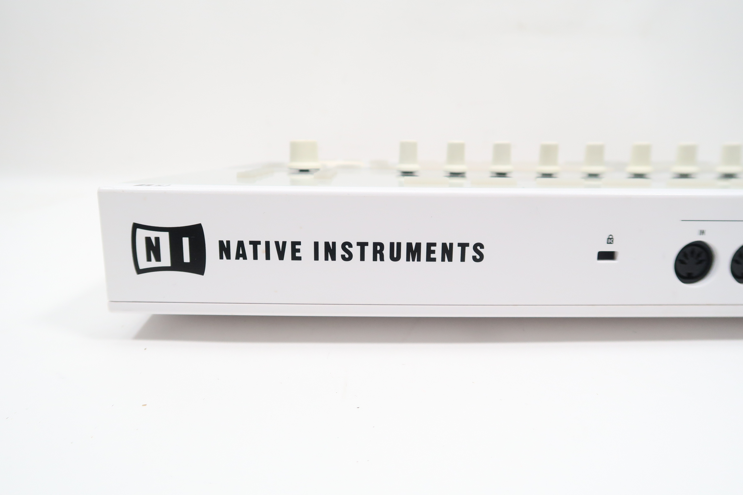 Native Instruments Maschine Studio - White - No Software