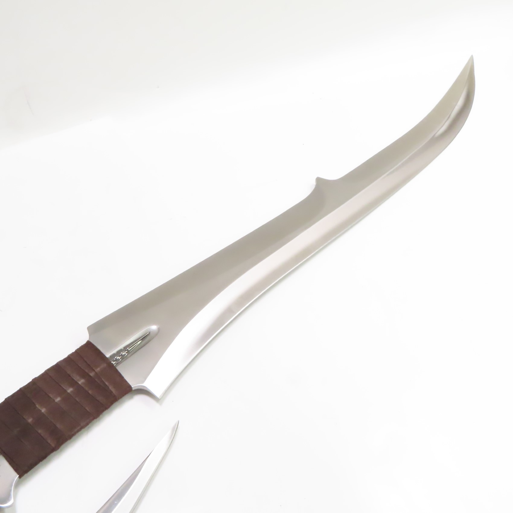 United Cutlery KR0038A Kit Rae Avoloch Mithrodin Sword (Local Pick-Up Only)