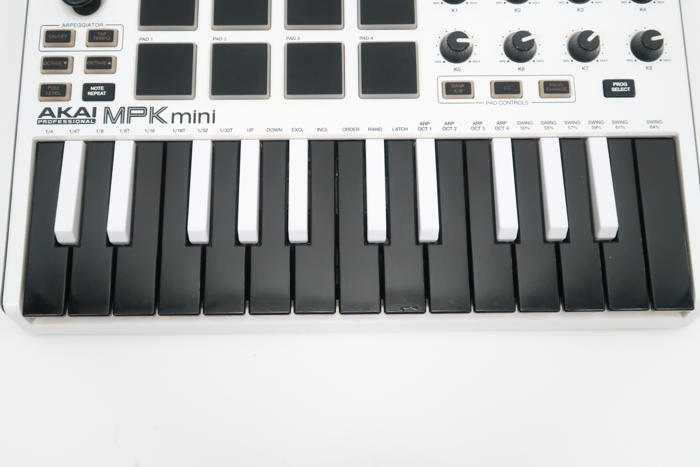 AKAI Professional MPK Mini MK1 Portable MIDI Controller - NO