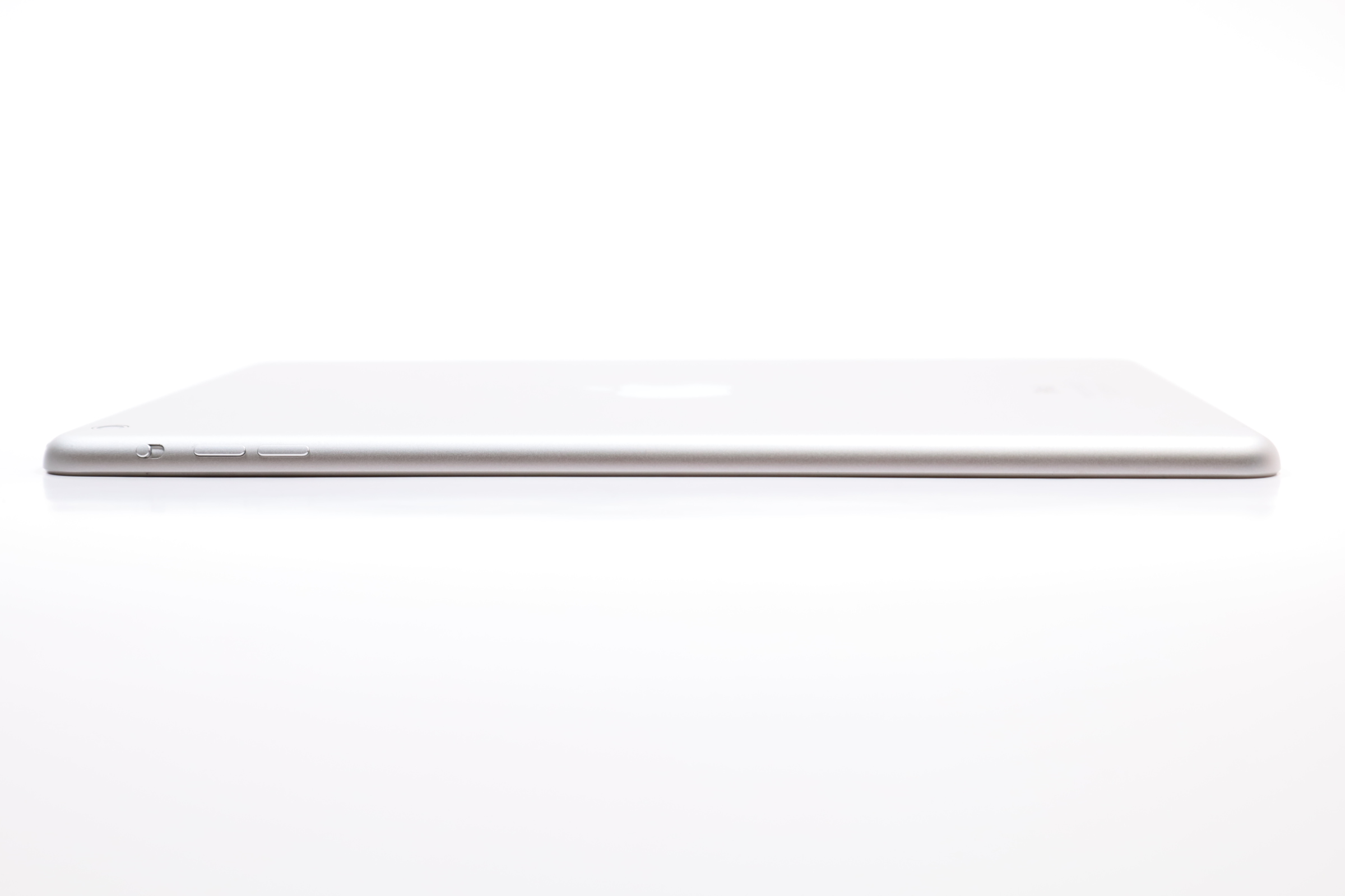 Apple iPad Air 1st Gen MD788LL/B 16GB WiFi 9.7" Tablet Silver