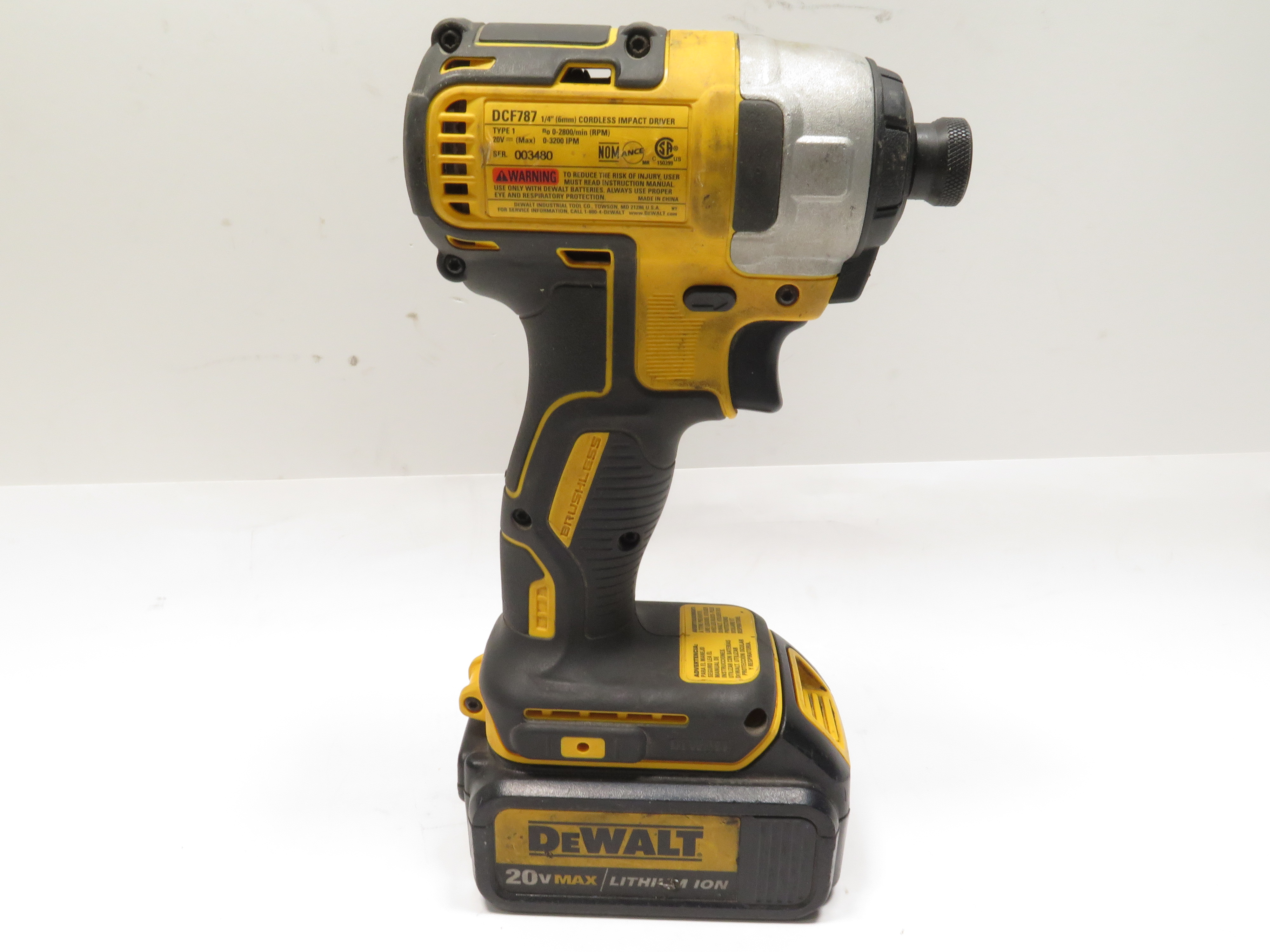 DeWalt DCF787 20volt Max 1/4in Variable Speed Brushless Cordless