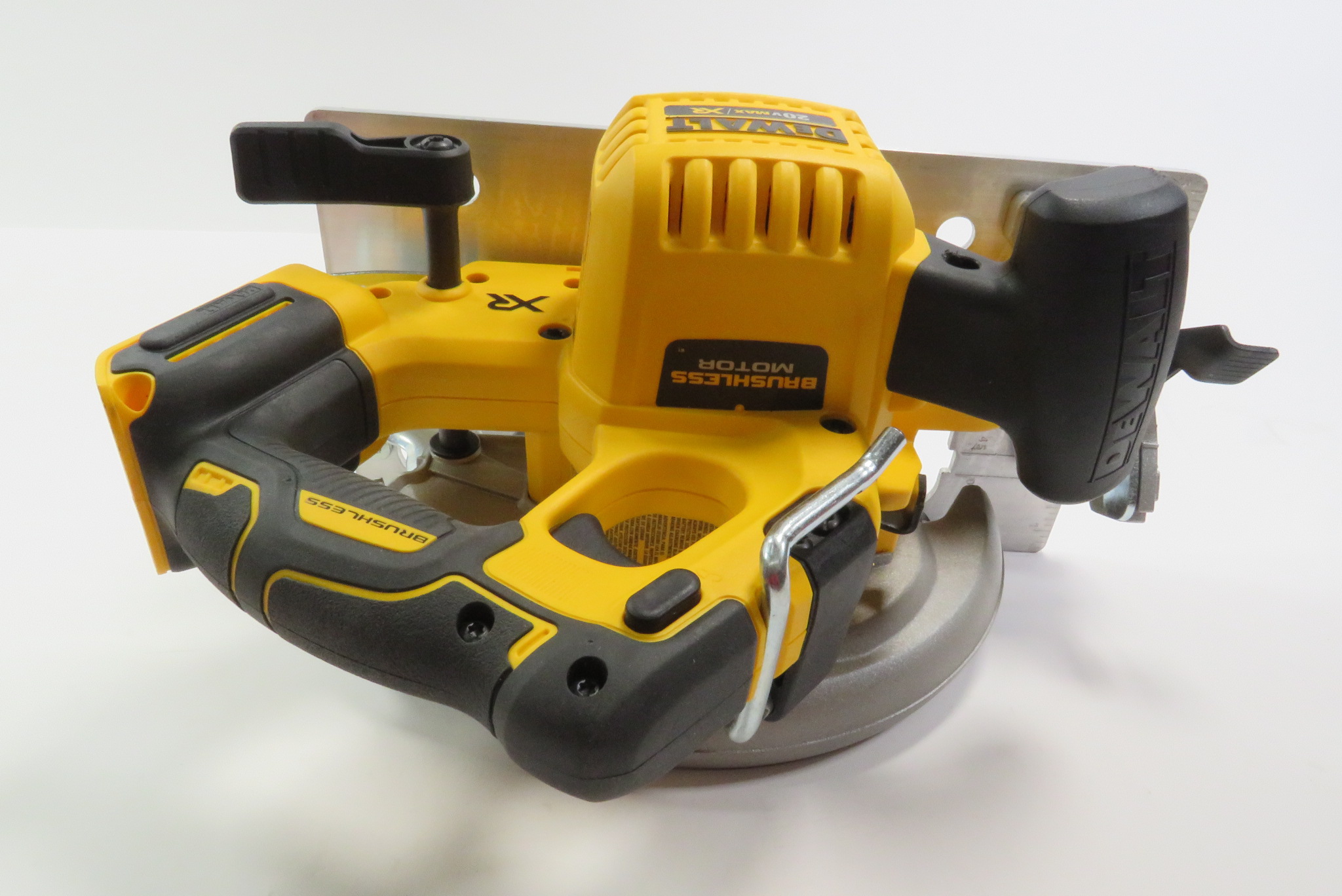 DeWalt DCS570 20-Volt MAX XR Li-Ion Cordless Brushless 7-1/4