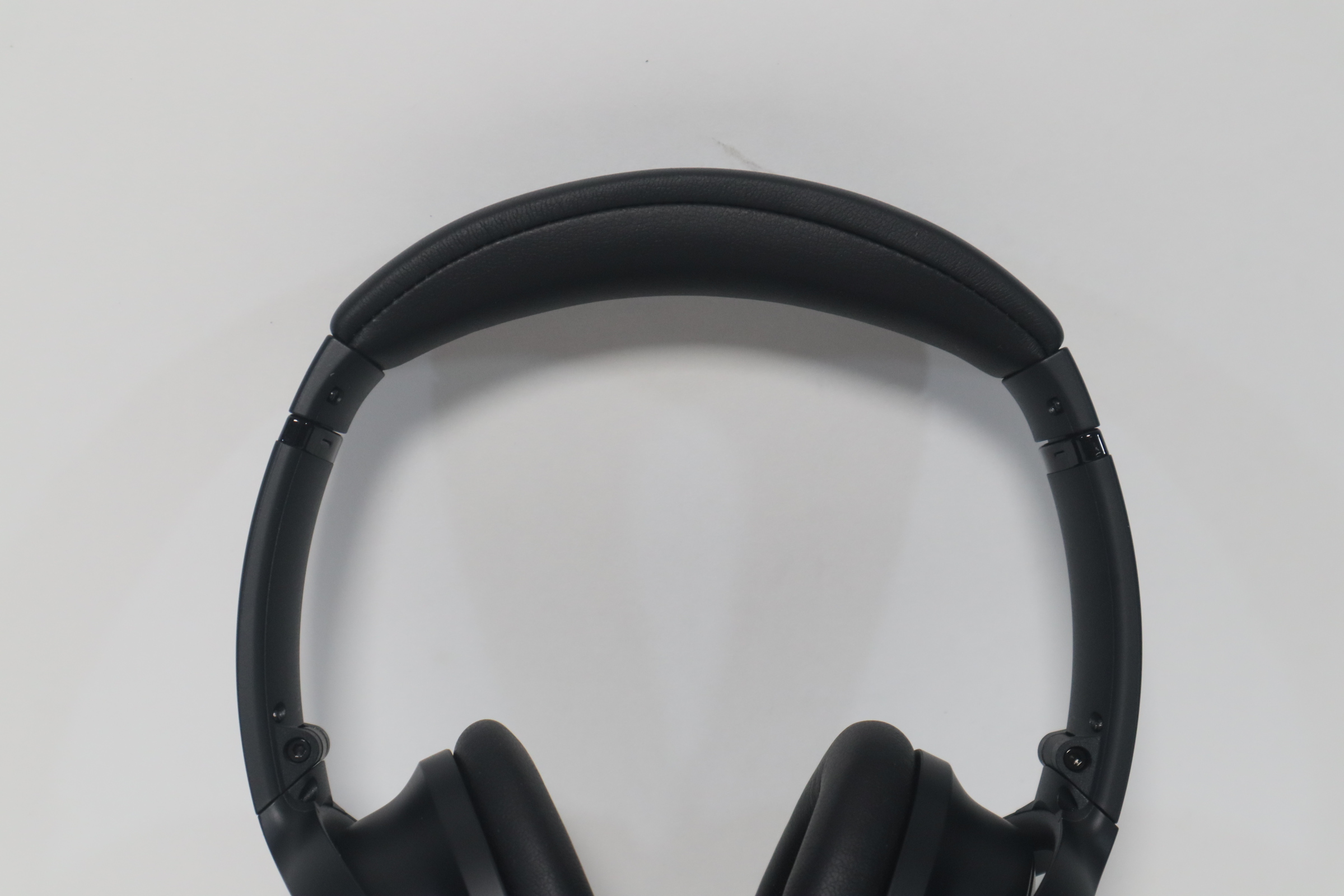Bose QuietComfort Headphones 5V 884367-0100 Black Bluetooth Bose QuietComfort Headphones 5V 884367-0100 Black Bluetooth
