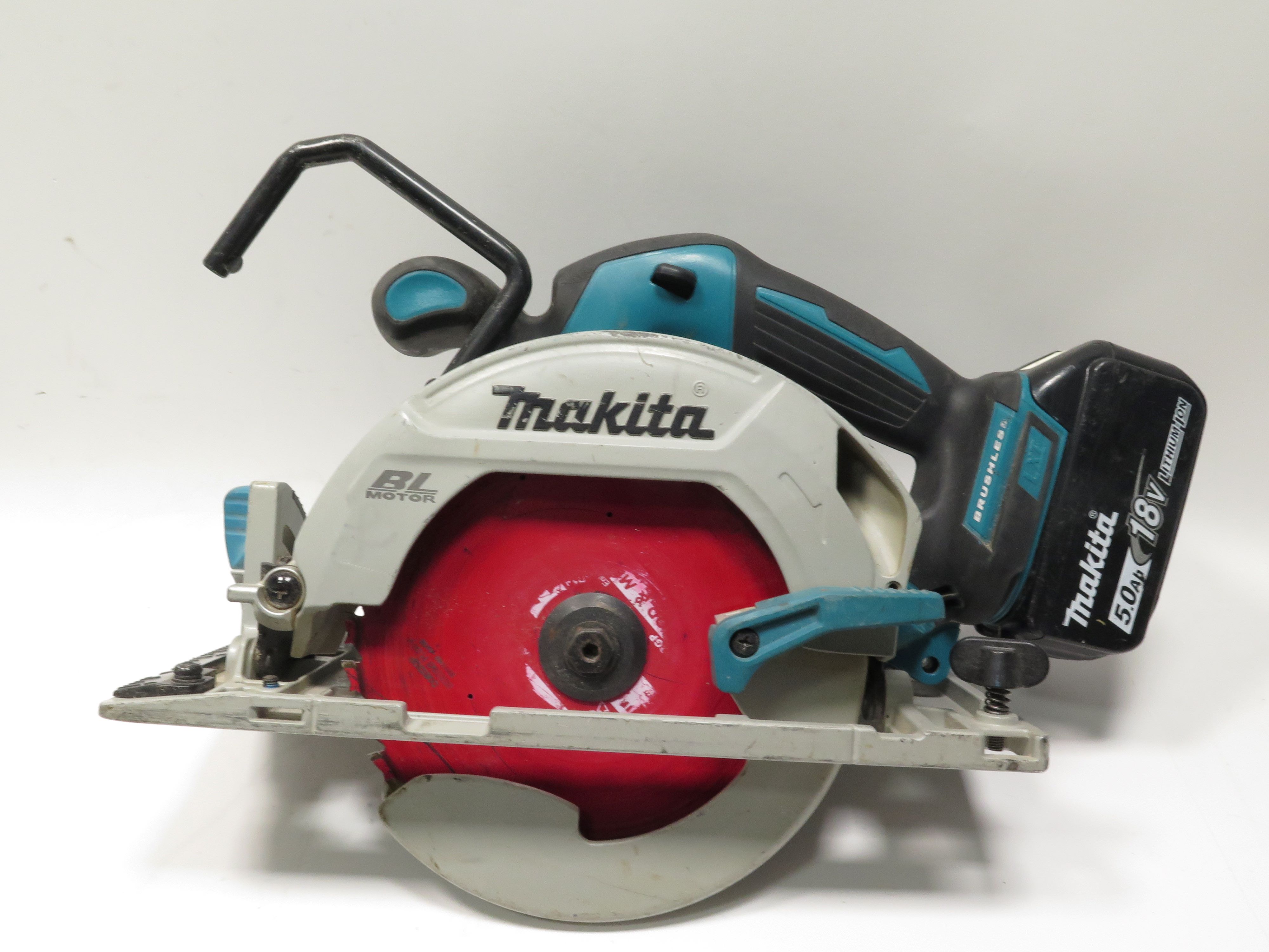 Makita XSH03 18V LXT LithiumIon Brushless Cordless 61/2 in. Circular Saw