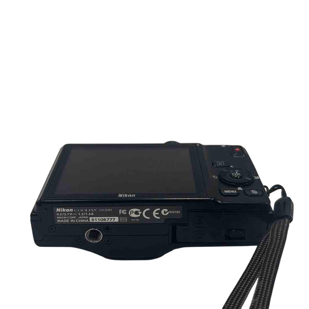 Nikon COOLPIX S8200 16.1MP Digital Camera - Black 1016 Nikon COOLPIX S8200 16.1MP Digital Camera - Black 1016