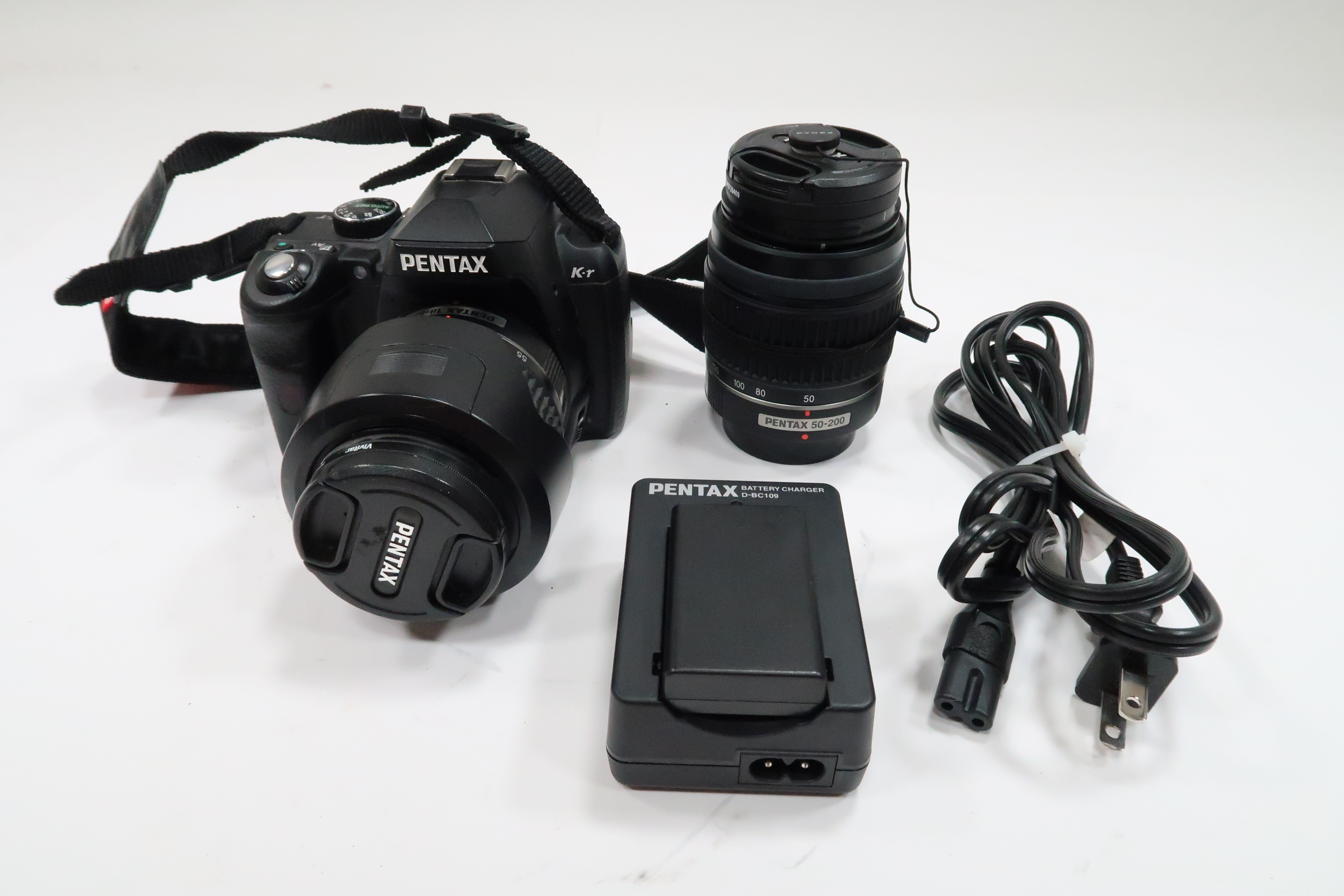 Pentax K-r Digital SLR Camera / 18-55mm / 50-200mm Zoom
