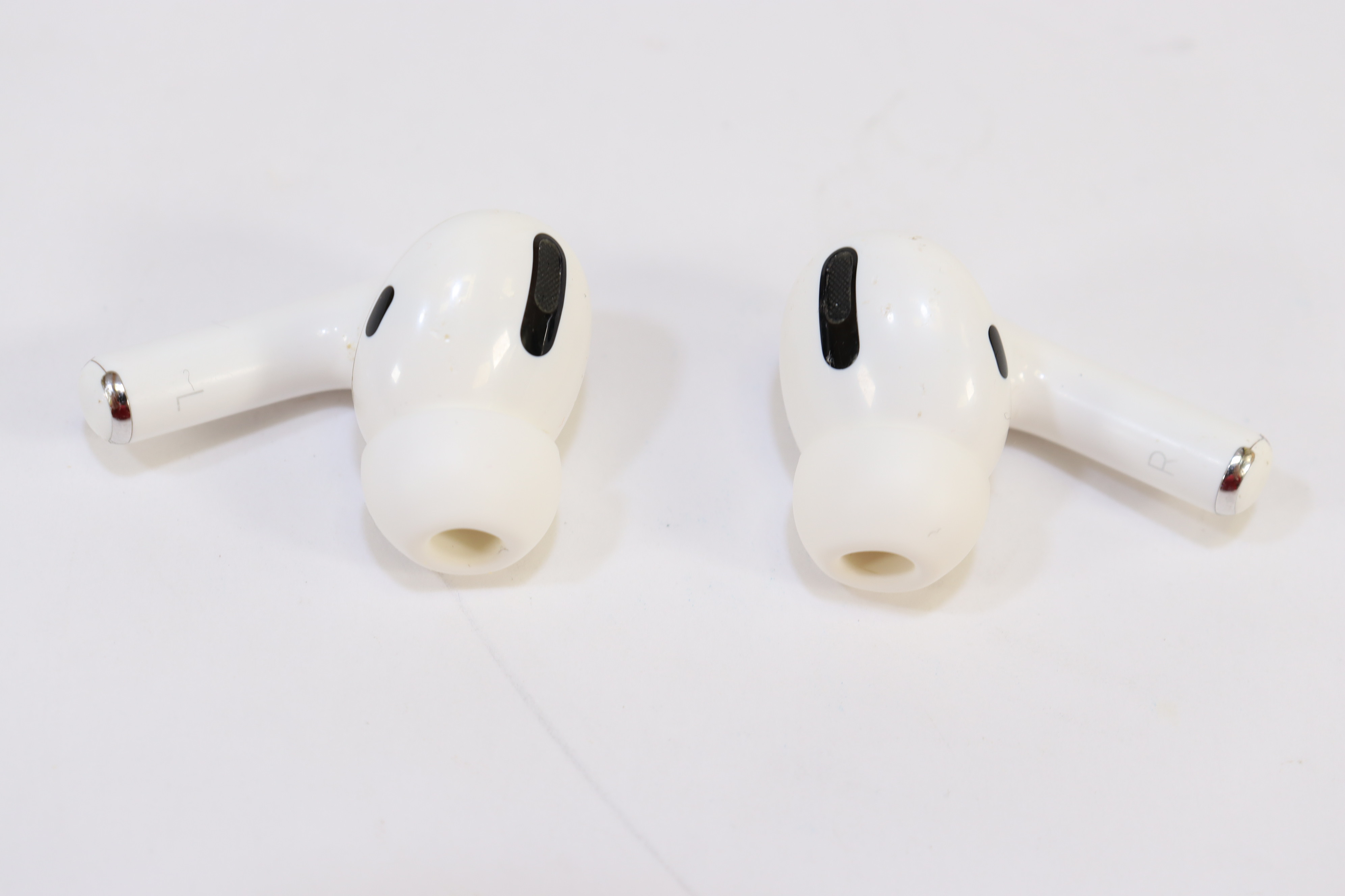 Apple Airpods Pro MWP22AM/A In-Ear Noise Cancelling Truly Wireless