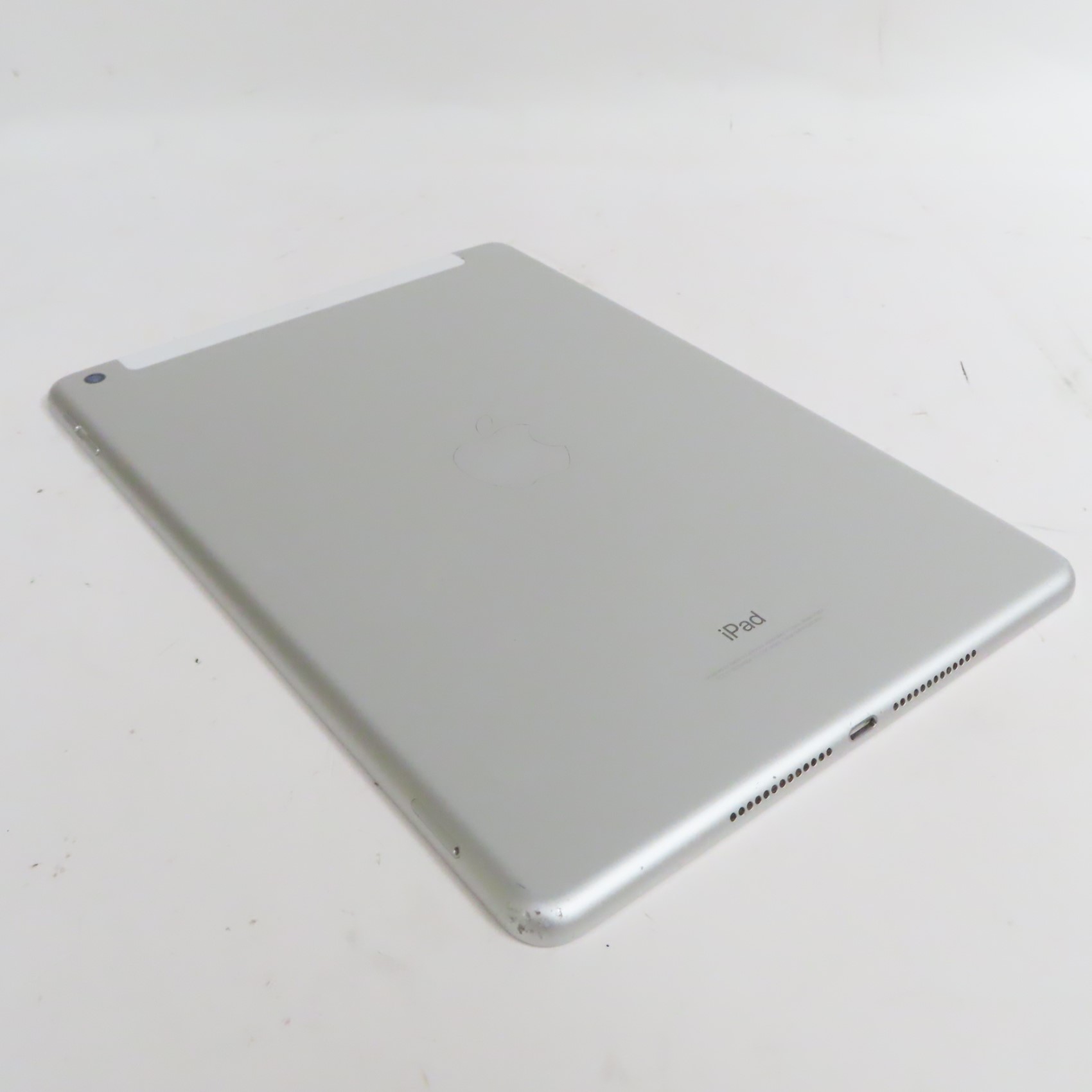 Apple MR792LL/A iPad (6th Gen) 9.7