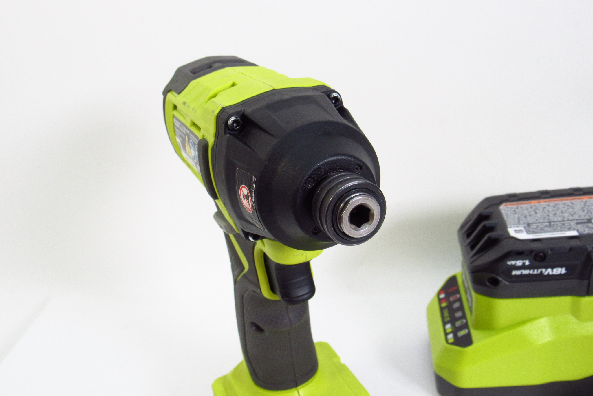 Ryobi PCL235 18V Lithium-ion 1/4'' Drive Cordless Impact Driver Kit