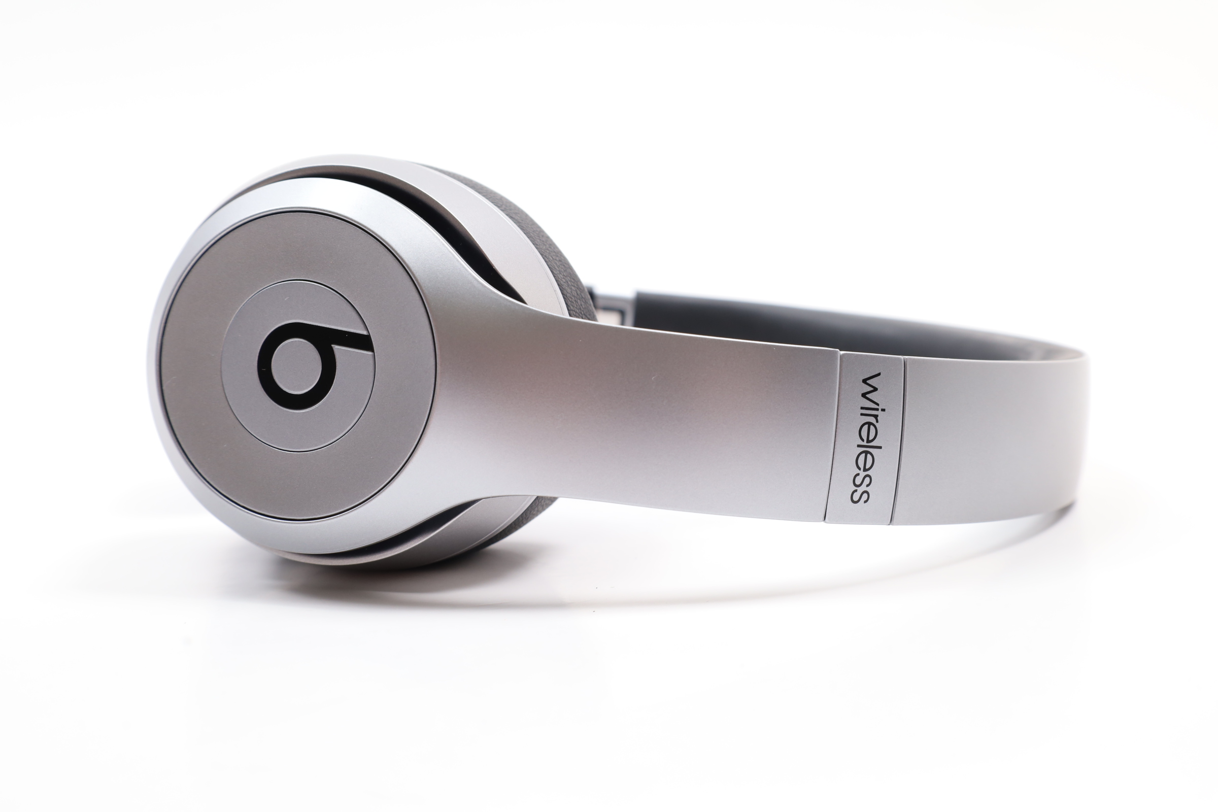 beats solo2 wireless B0534 スペースグレイ Amazon.com: Beats Solo2 Wireless On-Ear Headphone - Space Gray
