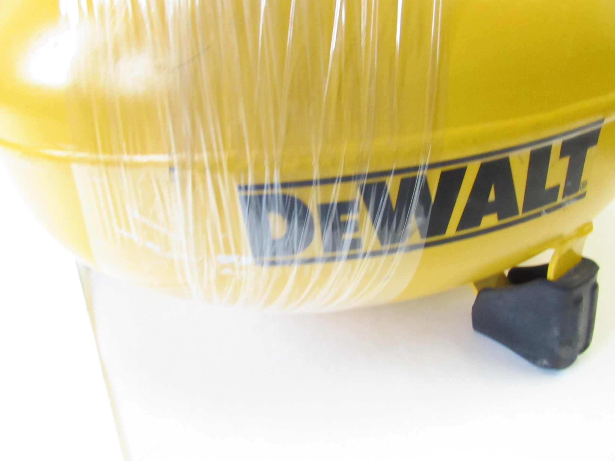 DeWalt DWFP55126 Pancake Air Compressor 6 Gallon 165 PSI Local Pickup Only