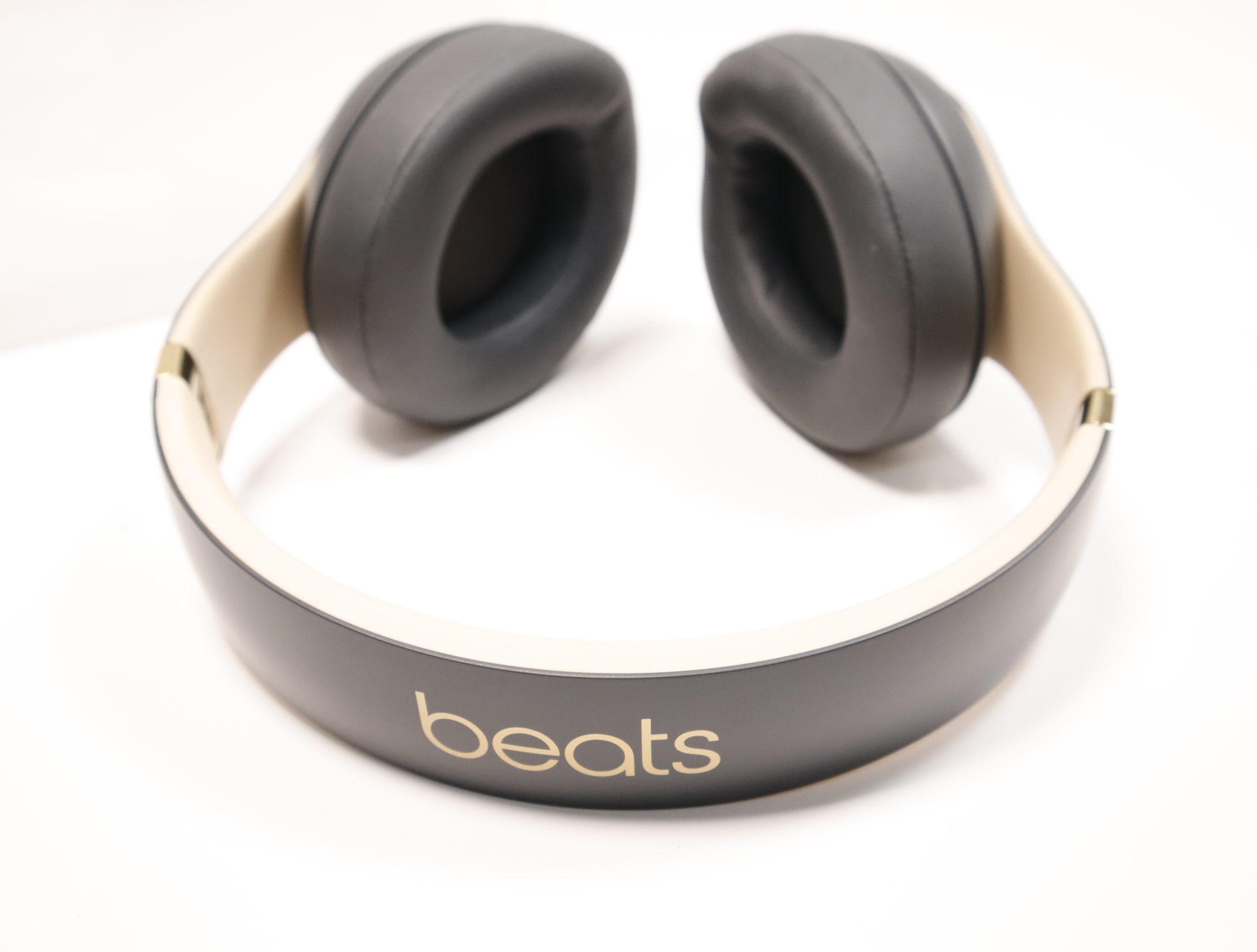 Beats Studio 3 MXJ2LL/A A1914 Shadow Gray Wireless Headphones Over